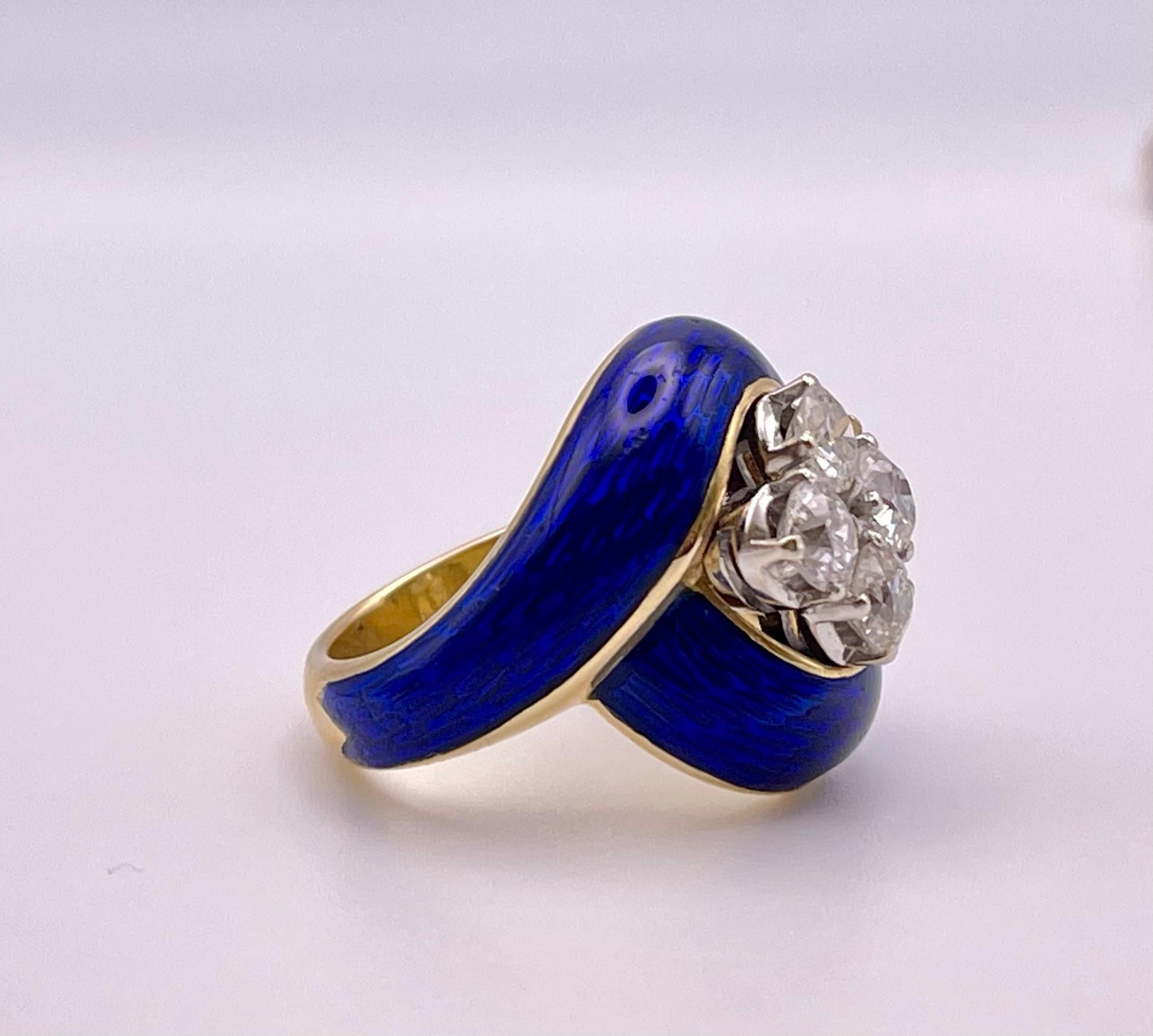 Artisan bague en émail 18k avec 4 diamants taille ancienne en vente