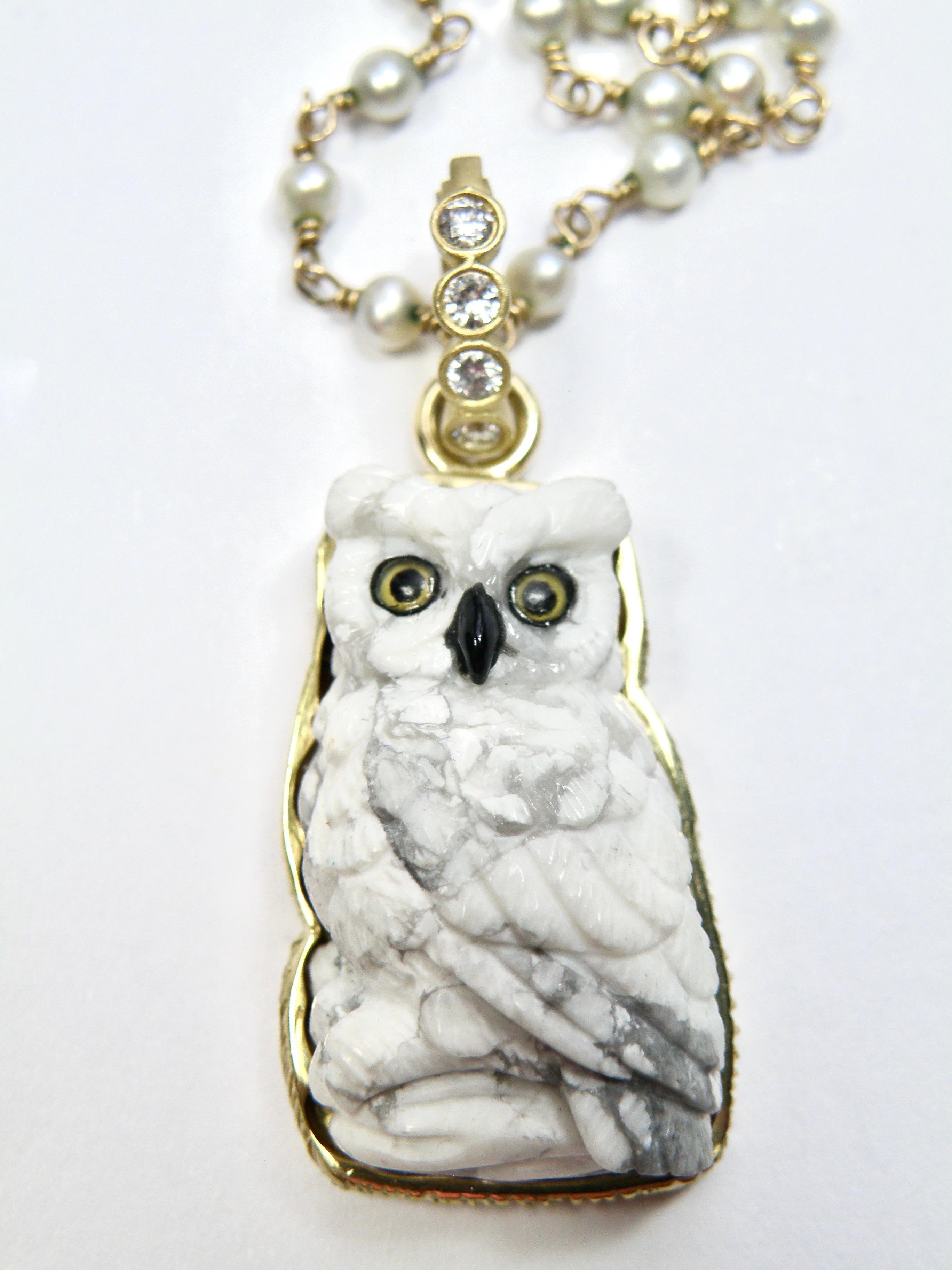 18k enhancer, carved Howlite Owl pendant with sapphire bail In condizioni Nuovo in vendita a Cohasset, MA