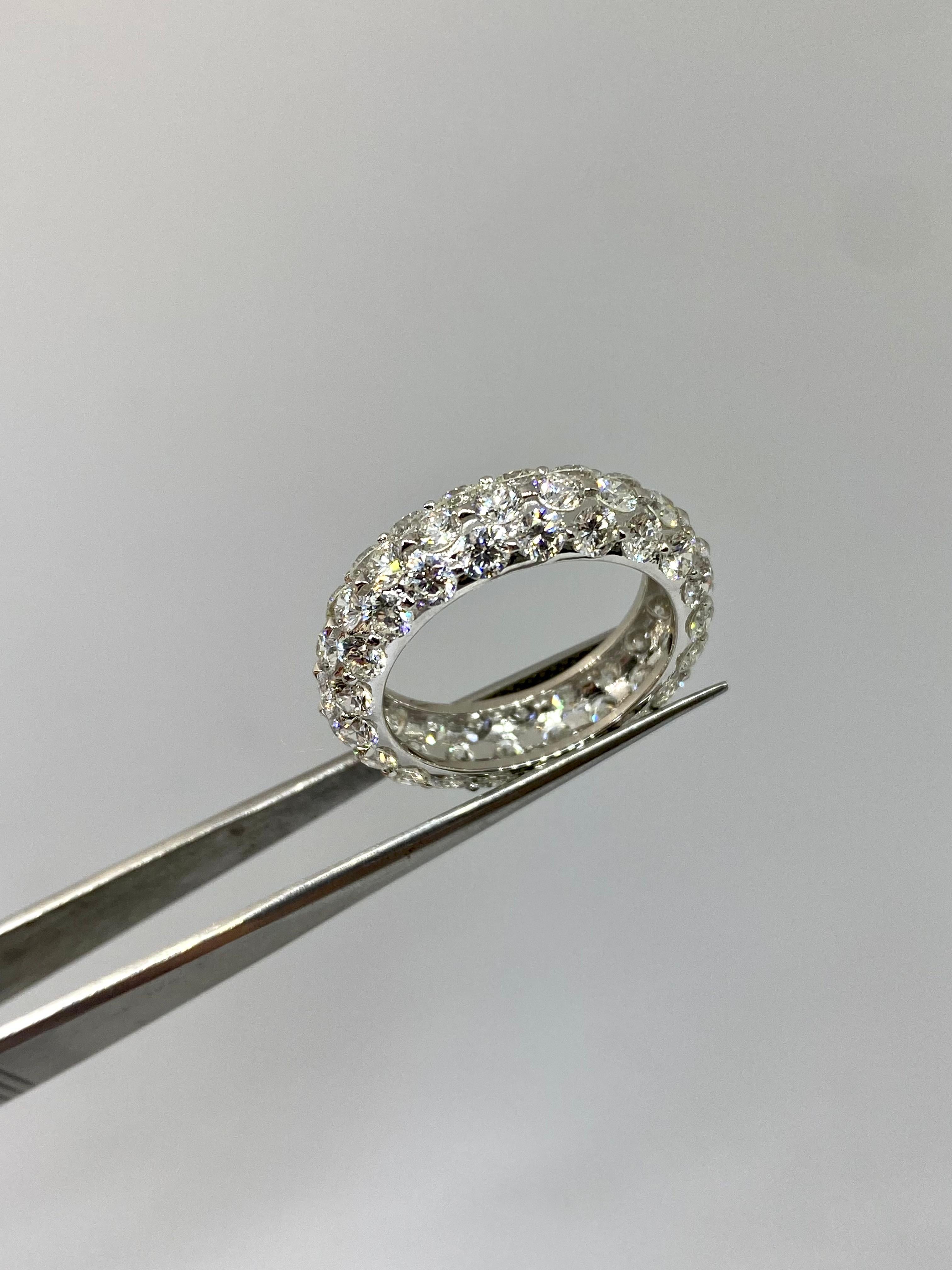 18k Eternity Diamond Ring In New Condition For Sale In Hong Kong, CN