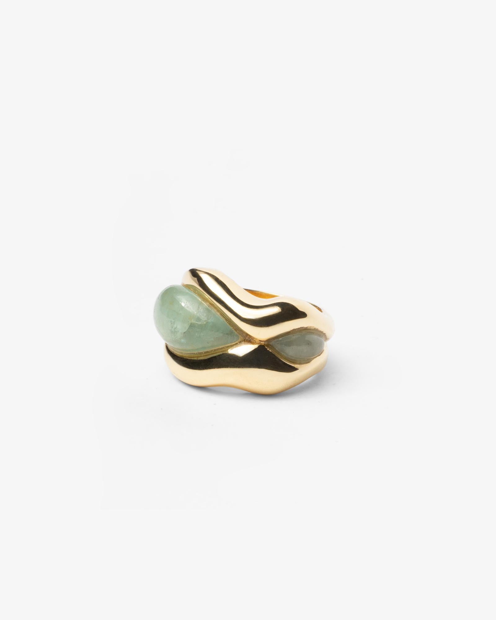 18k Ethical Yellow Gold and Aquamarine SU Ring In New Condition For Sale In London, GB