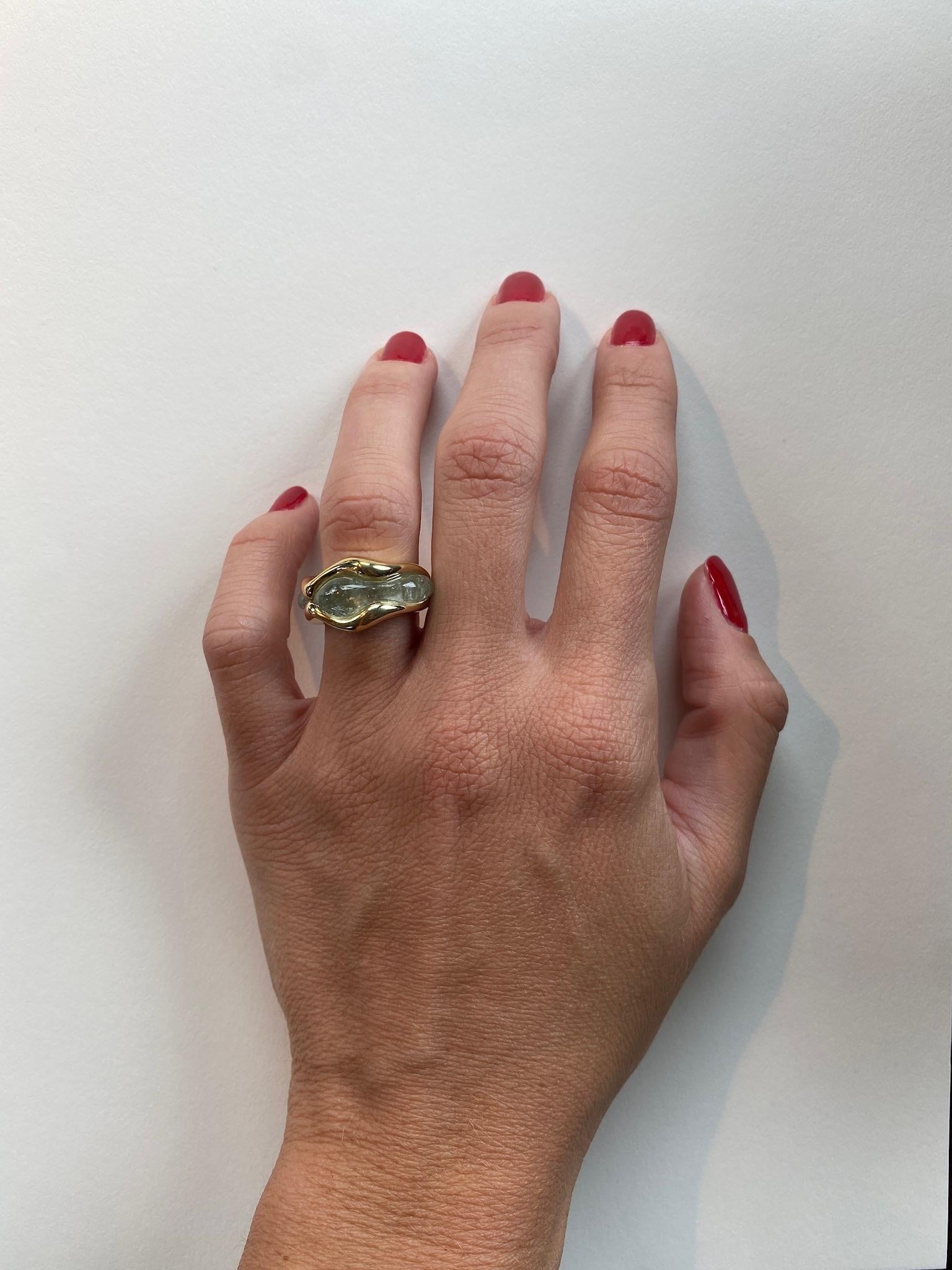 Bague éthique en or jaune 18 carats et aigue-marine SU Wave en vente 12