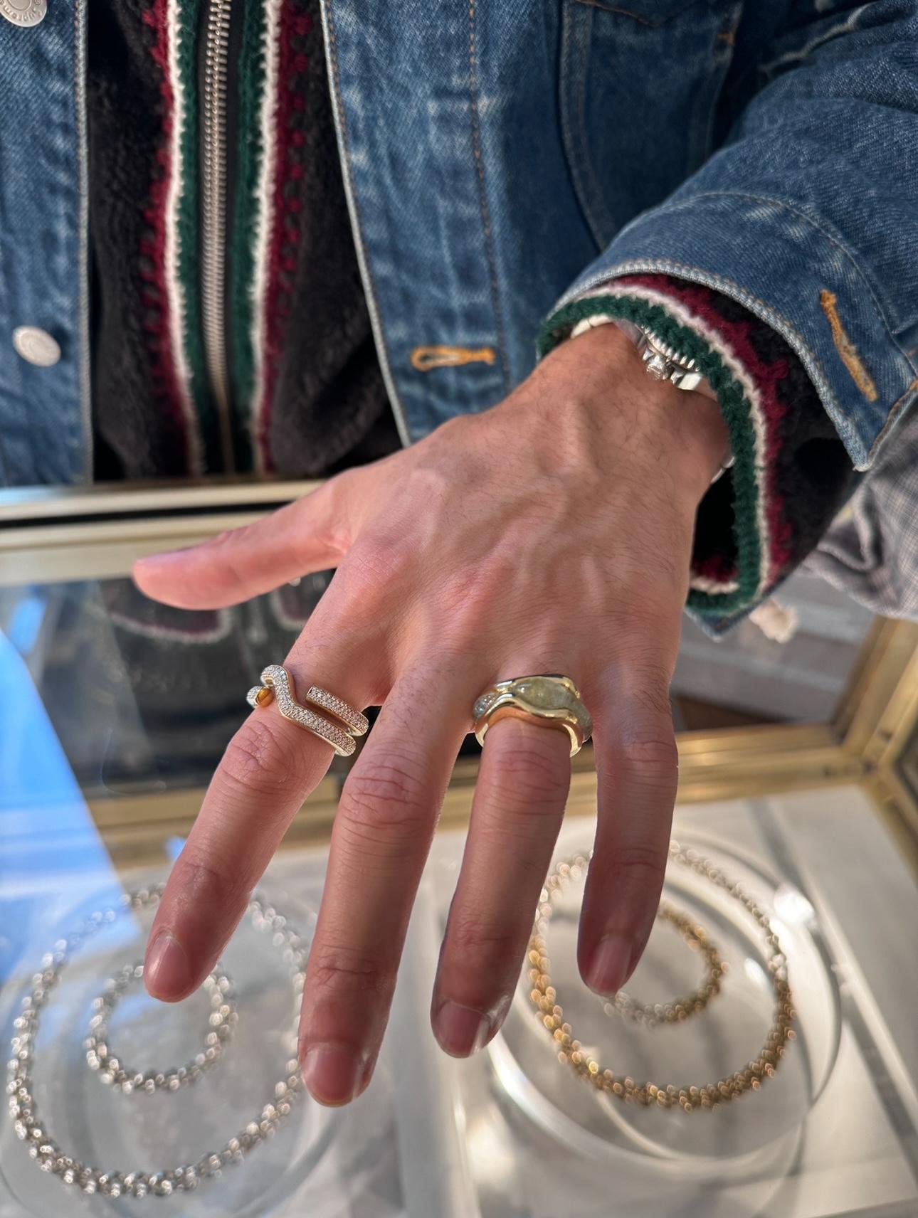 Bague éthique en or jaune 18 carats et aigue-marine SU Wave en vente 1