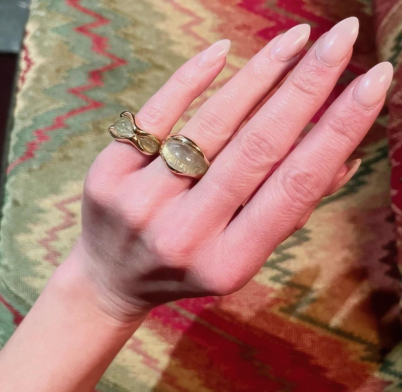 Bague éthique en or jaune 18 carats et aigue-marine SU Wave en vente 3