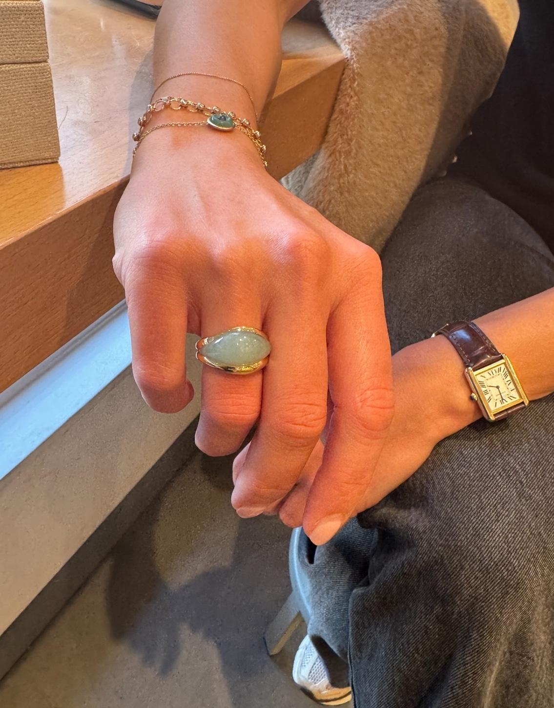 Bague éthique en or jaune 18 carats et aventurine SU Droplet en vente 6
