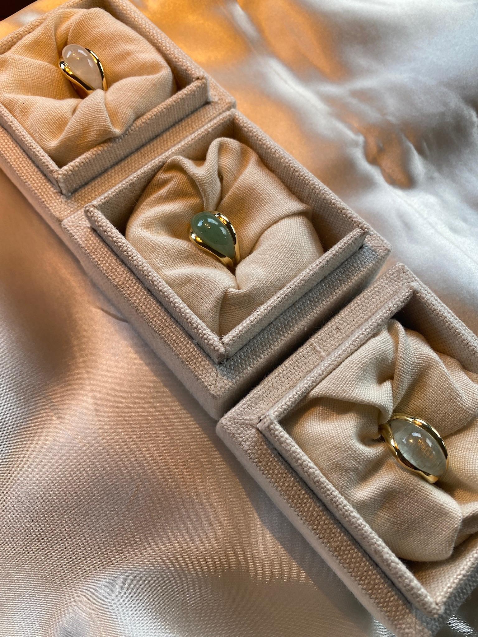 Bague éthique en or jaune 18 carats et aventurine SU Droplet en vente 9