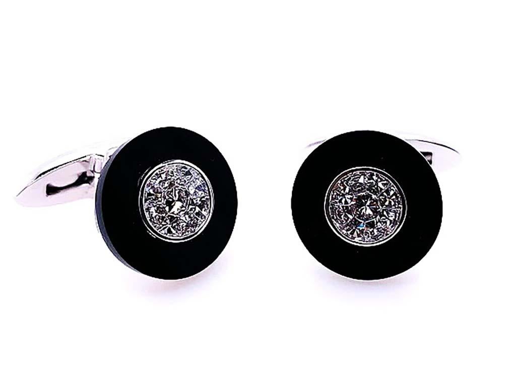 18K Exquisite Cufflinks with Diamonds & Onyx In New Condition For Sale In Hong Kong, HK