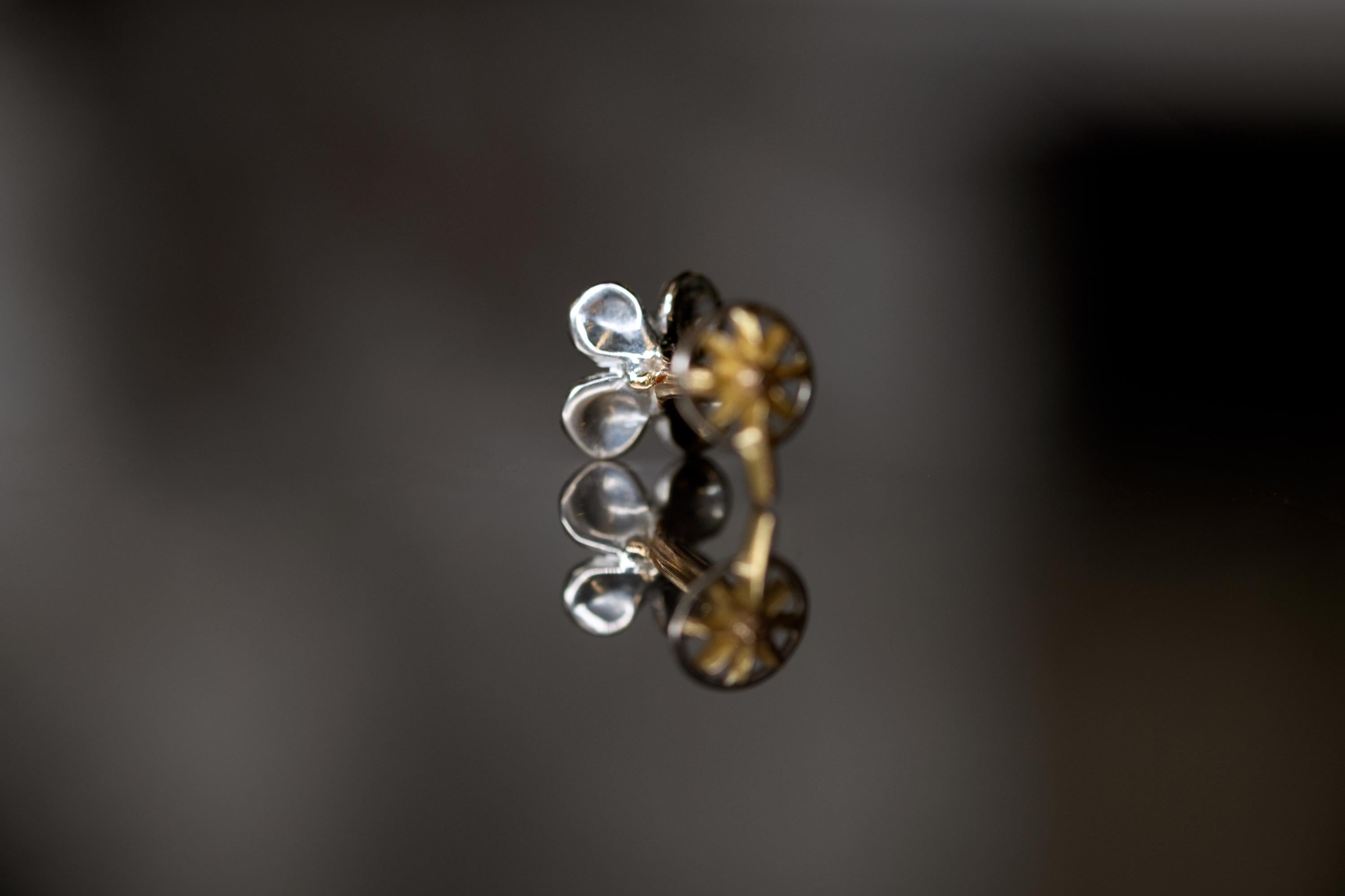 Or et argent ébénisés 18 carats, faits à la main, perçage de fleur n° 3 en vente 2