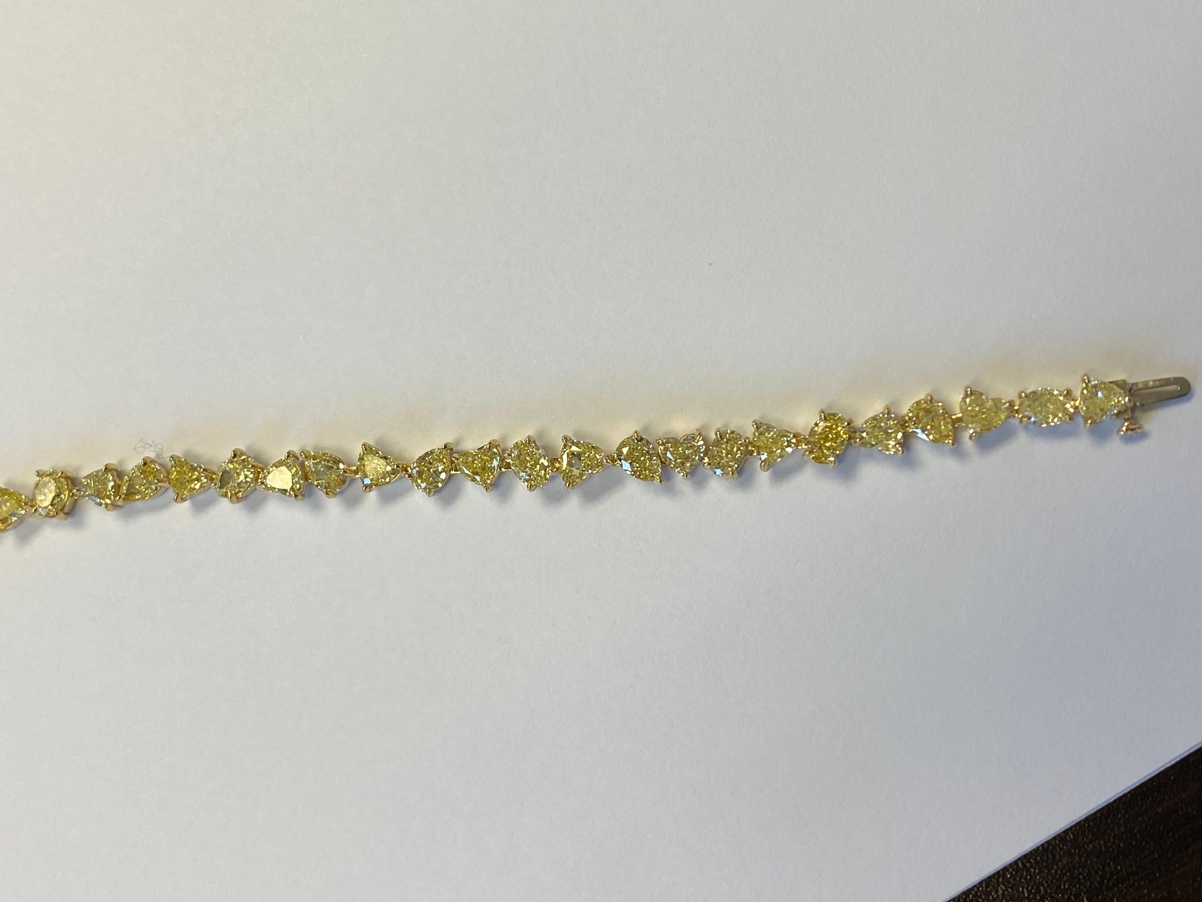 Women's 18K Fancy Yellow Diamond Tennis Bracelet 15 Carats For Sale