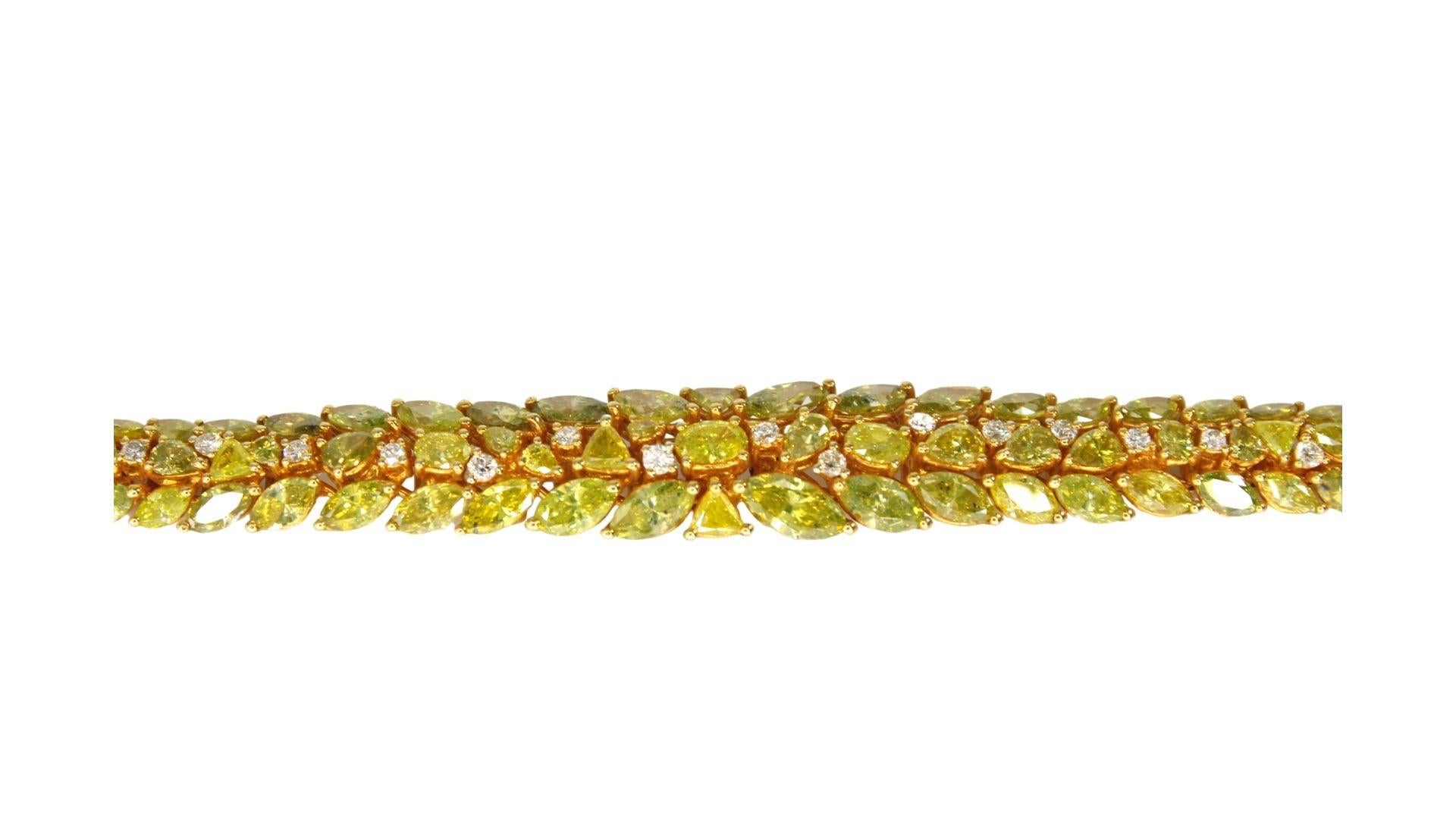 18K Fancy Yellow Diamonds Gold Bracelet Leaf Shaped In Excellent Condition For Sale In Tel Aviv, IL