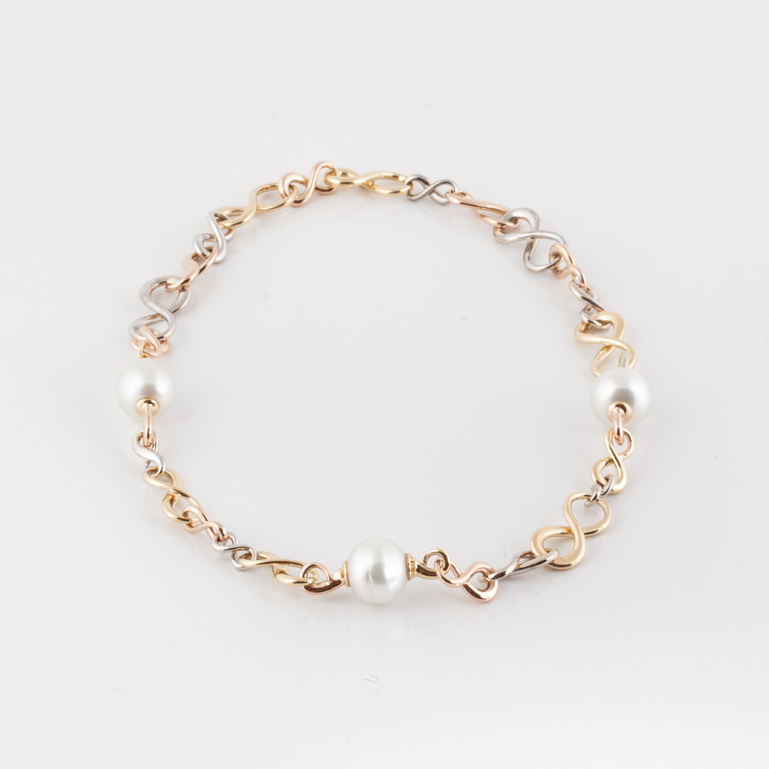 Bead Figure Eight Link Pearl Necklace in 18K Gold For Sale