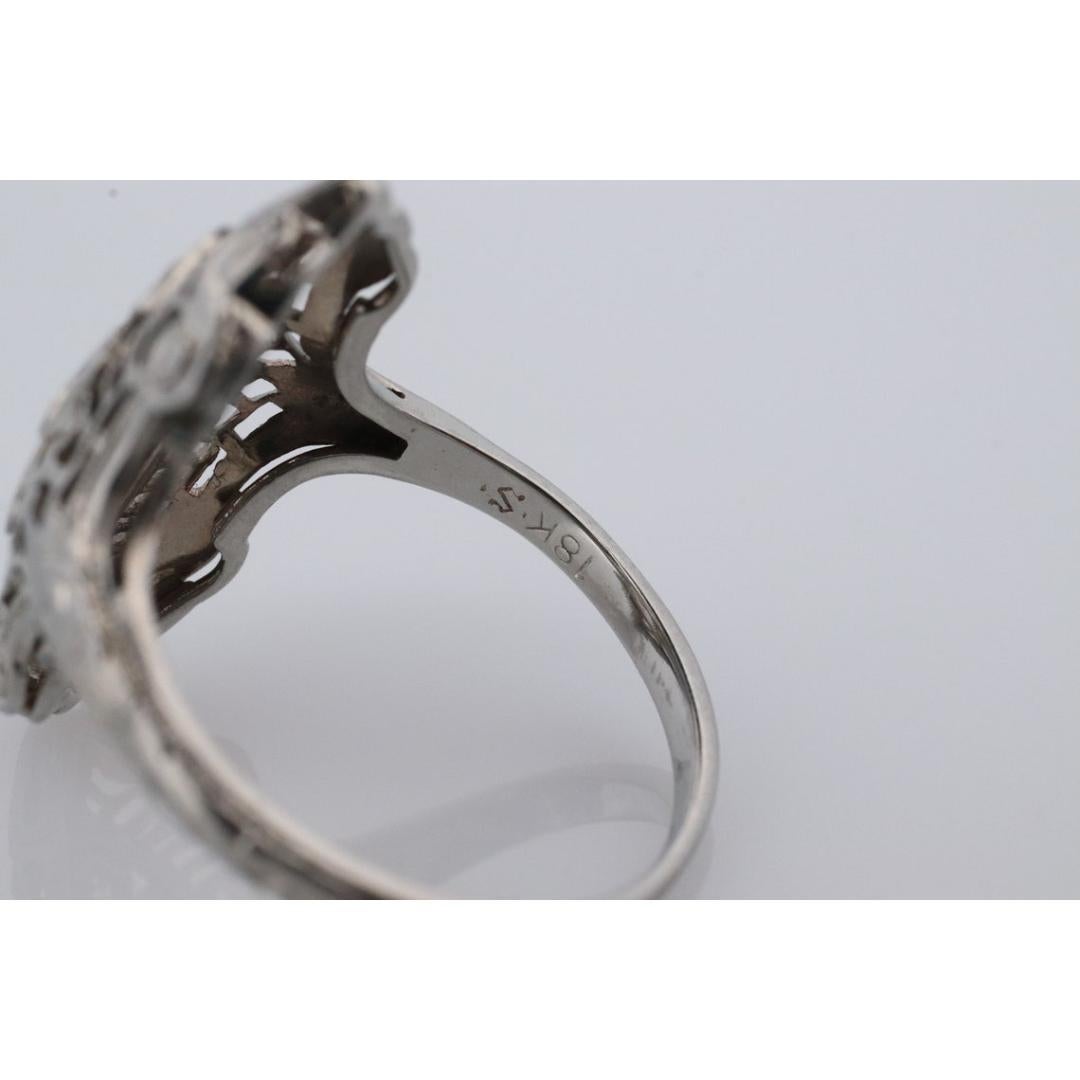 18k Filigree three diamond shield ring. 18k Art Deco trio triple diamond shield For Sale 1