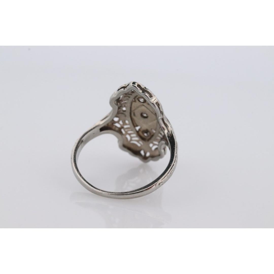 18k Filigree three diamond shield ring. 18k Art Deco trio triple diamond shield For Sale 4