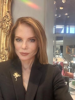 18K Flexible Diamond Encrusted Contemporary Frog Brooch