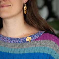 18k Floral Art Nouveau Brooch - Victorian solid gold pin - antique square