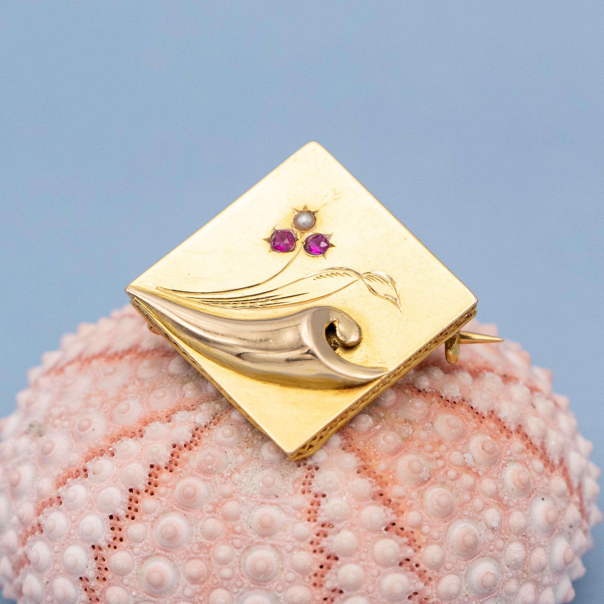 18k Floral Art Nouveau Brooch - Victorian solid gold pin - antique square In Good Condition In Antwerp, BE