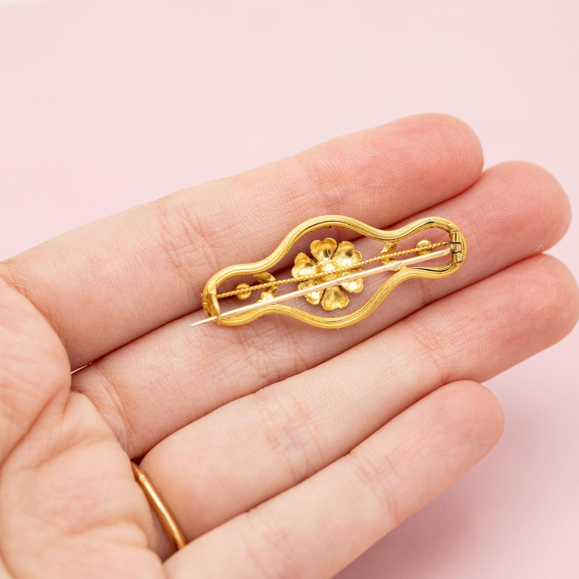 18k Floral Victorian Brooch - 18 Karat solid yellow gold - Antique flower bar 6