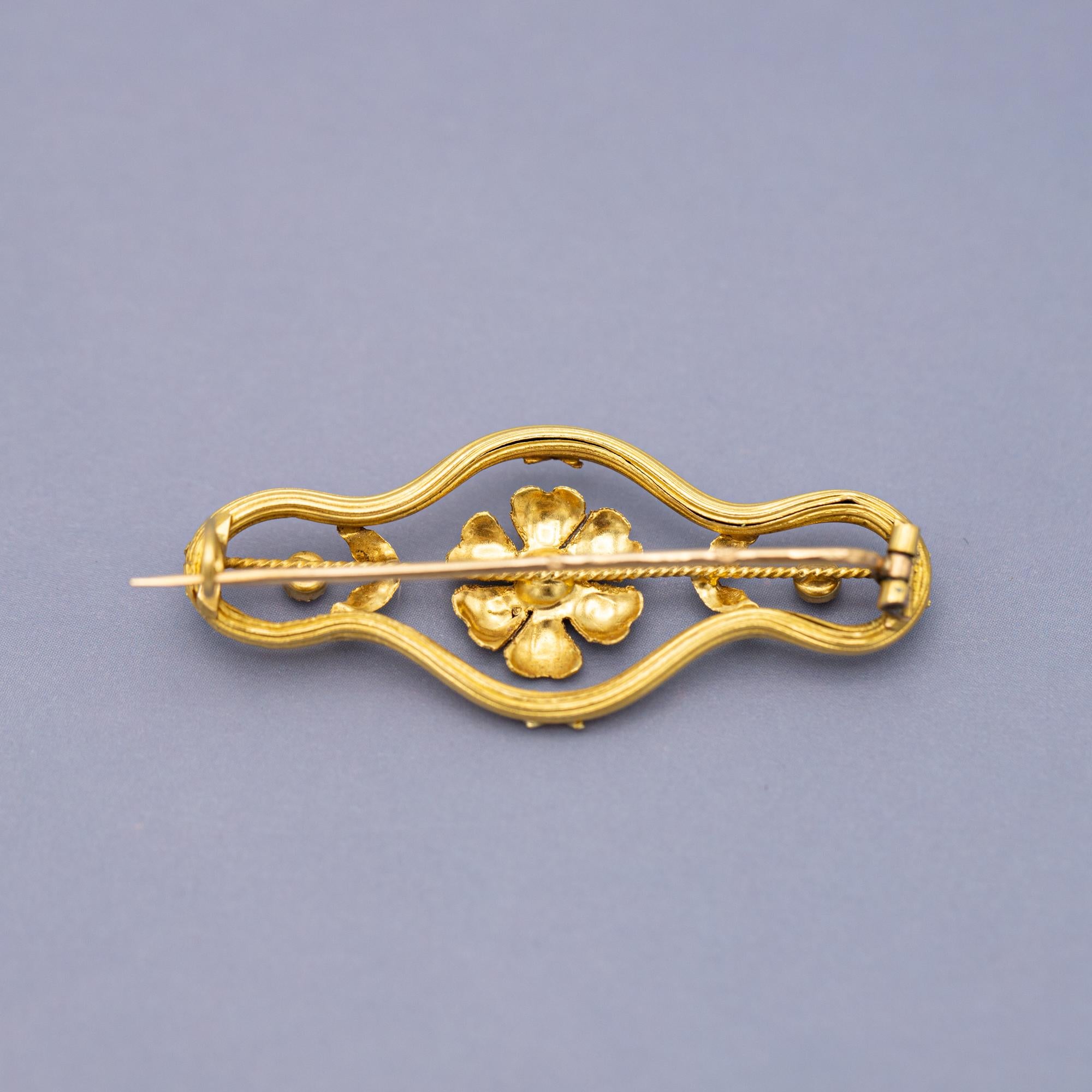18k Floral Victorian Brooch - 18 Karat solid yellow gold - Antique flower bar 8