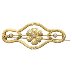 18k Floral Victorian Brooch - 18 Karat solid yellow gold - Antique flower bar
