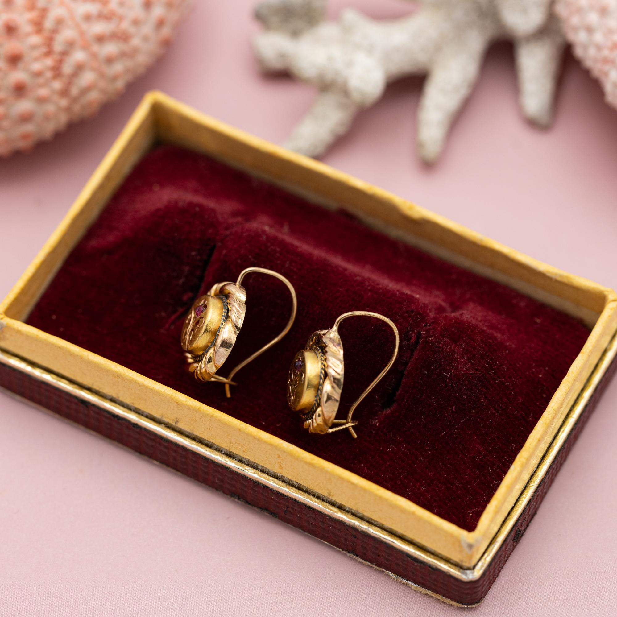 18K flower earrings - Antique sleepers, Victorian Dormeuses - Europe Art Nouveau 3