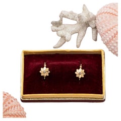 18K flower earrings - Small & light Antique floral earrings - solid gold