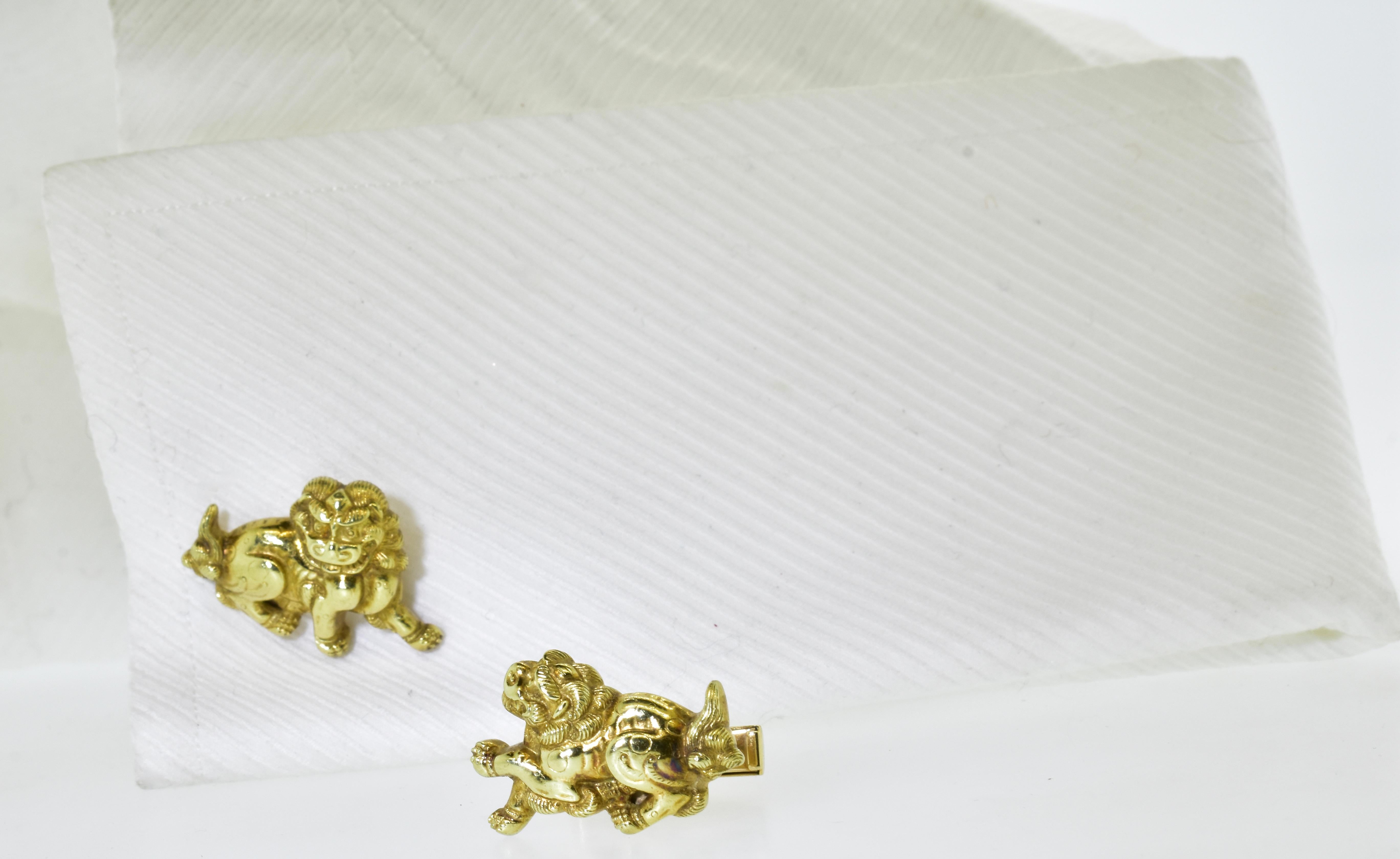 18K Foo Dog Cufflinks In Excellent Condition For Sale In Aspen, CO