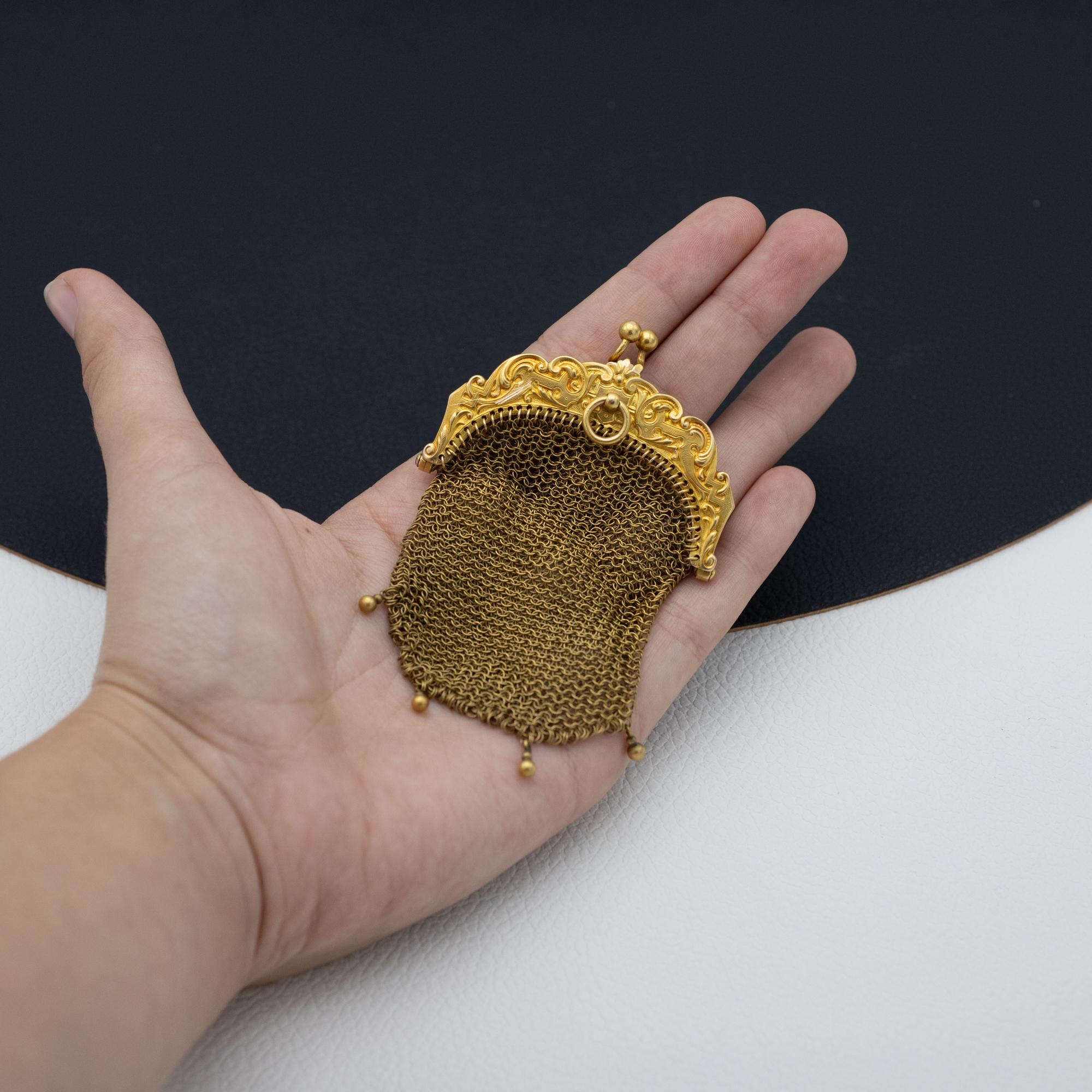 18k French Antique Gold mesh purse - Art Nouveau - Petite gold coin purse bag  For Sale 3