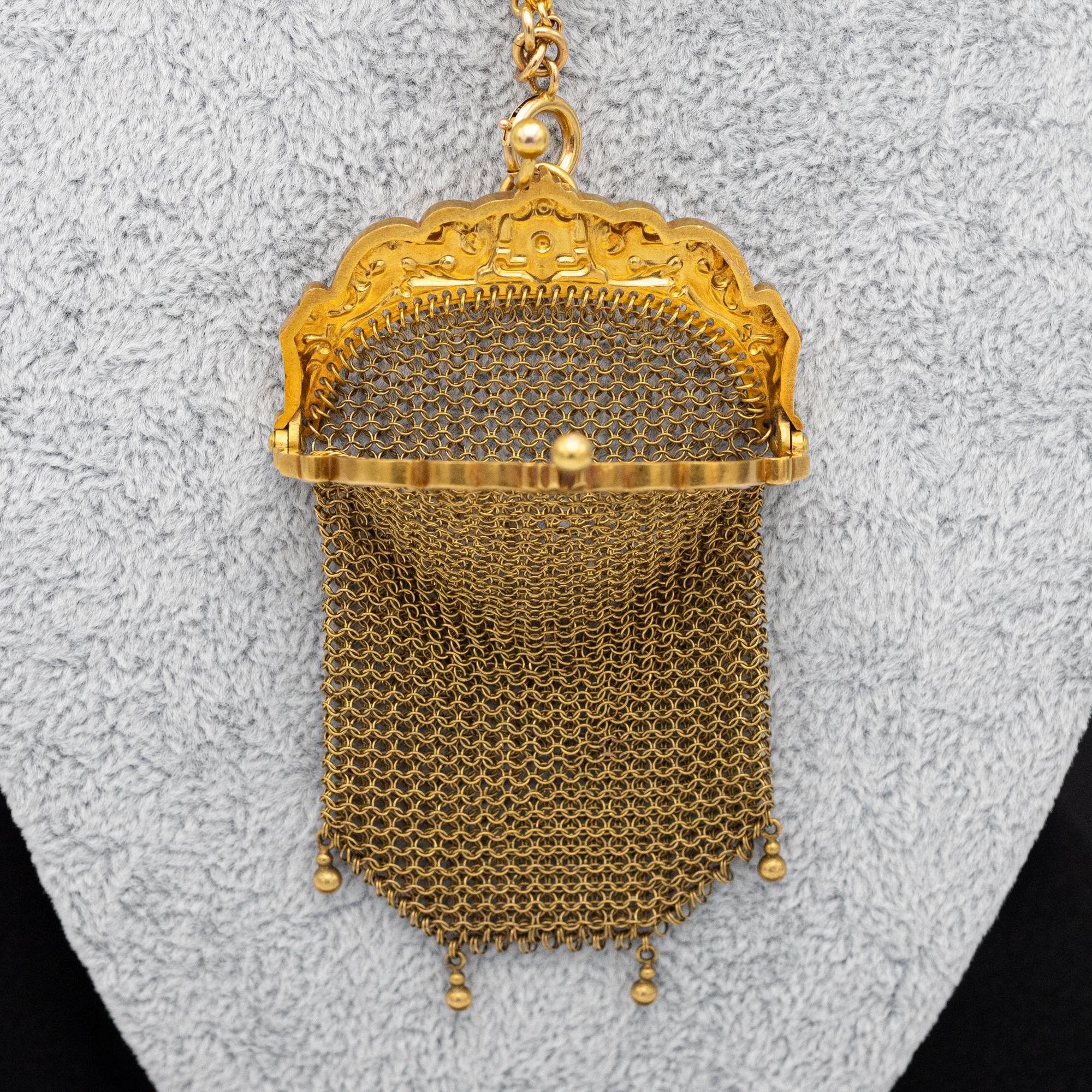 18k French Antique Gold mesh purse - Art Nouveau - Petite gold coin purse bag  In Good Condition For Sale In Antwerp, BE