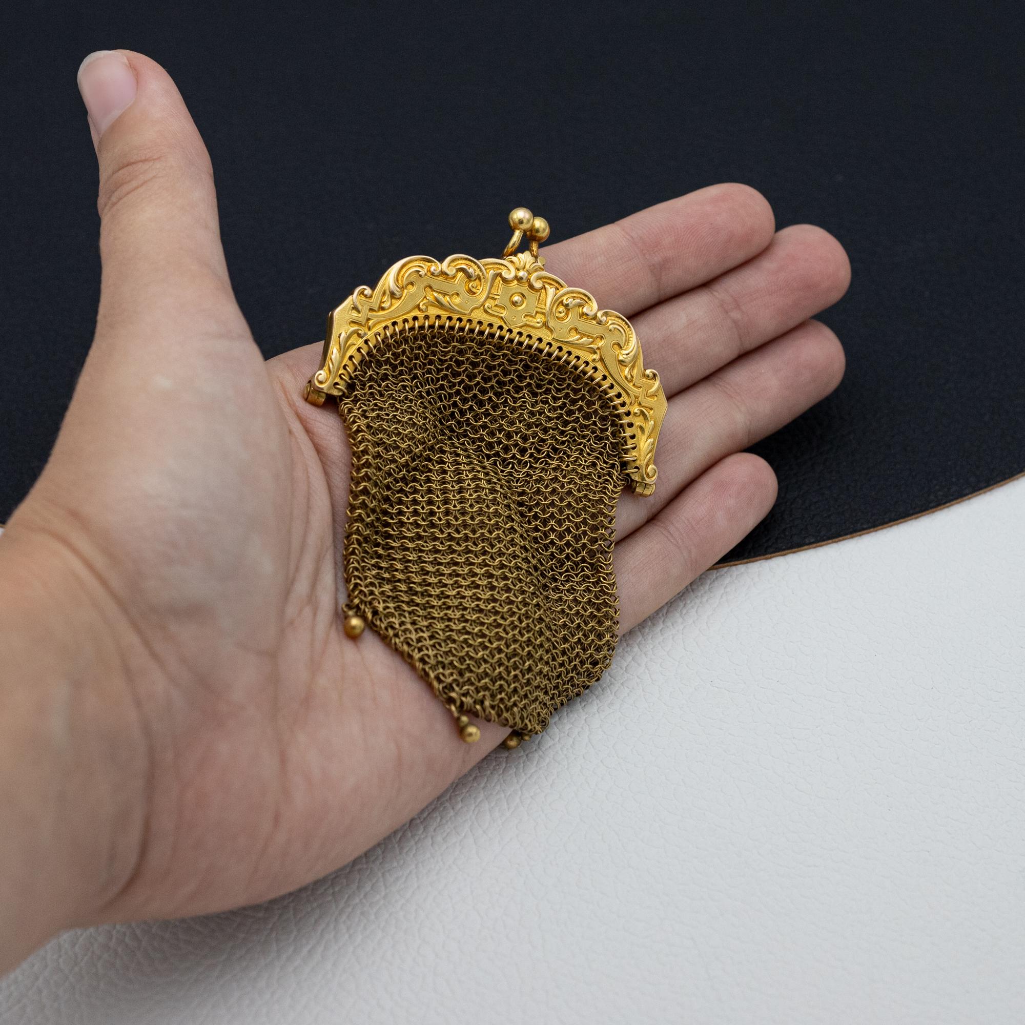 18k French Antique Gold mesh purse - Art Nouveau - Petite gold coin purse bag  For Sale 2