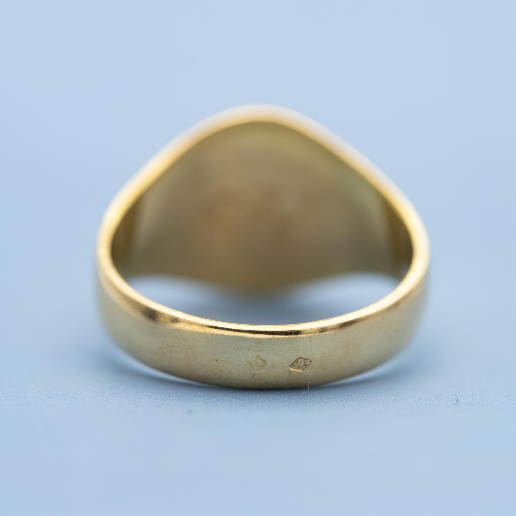 18K French heavy signet ring - Intaglio ring - Patina solid gold gentleman ring 2