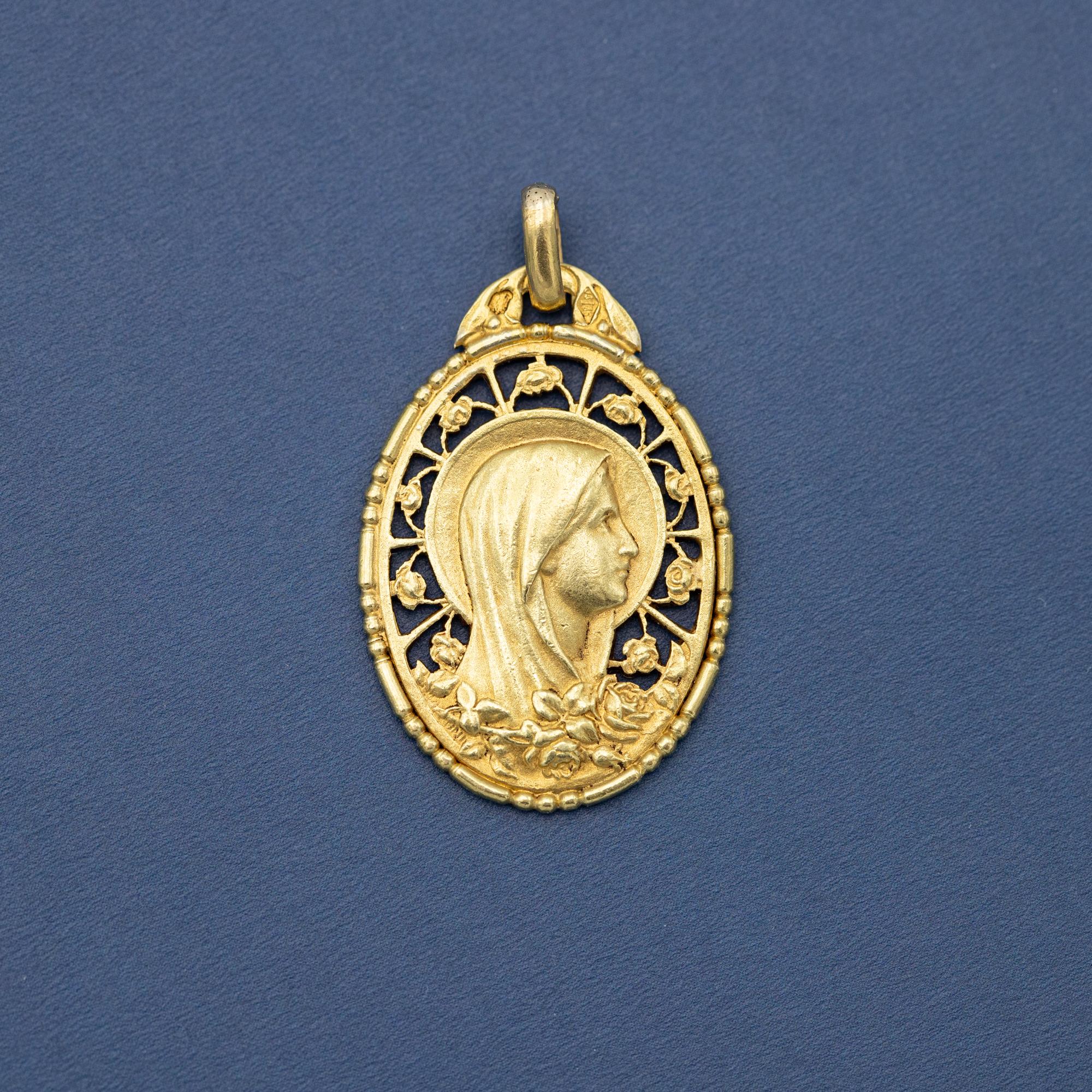 18K French solid yellow gold Virgin Mary - Antique Catholic pendant - religious 6