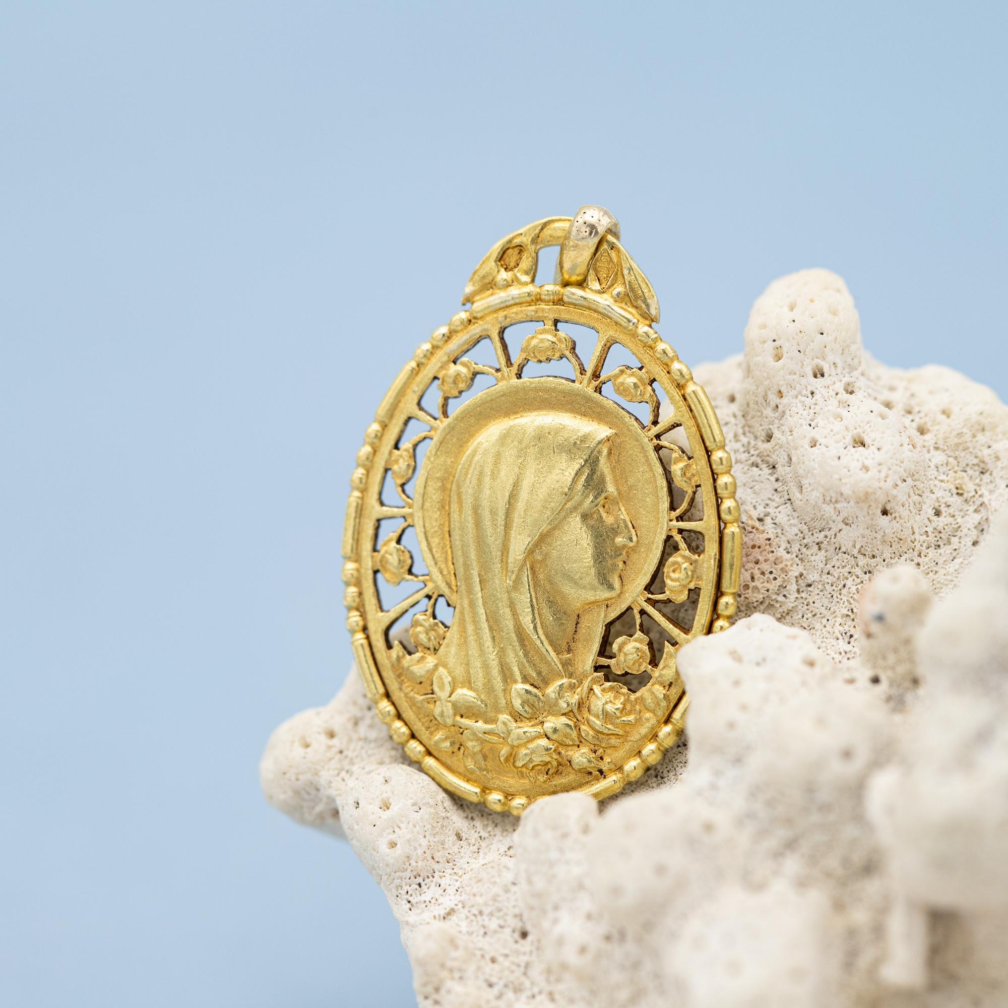 18K French solid yellow gold Virgin Mary - Antique Catholic pendant - religious 2