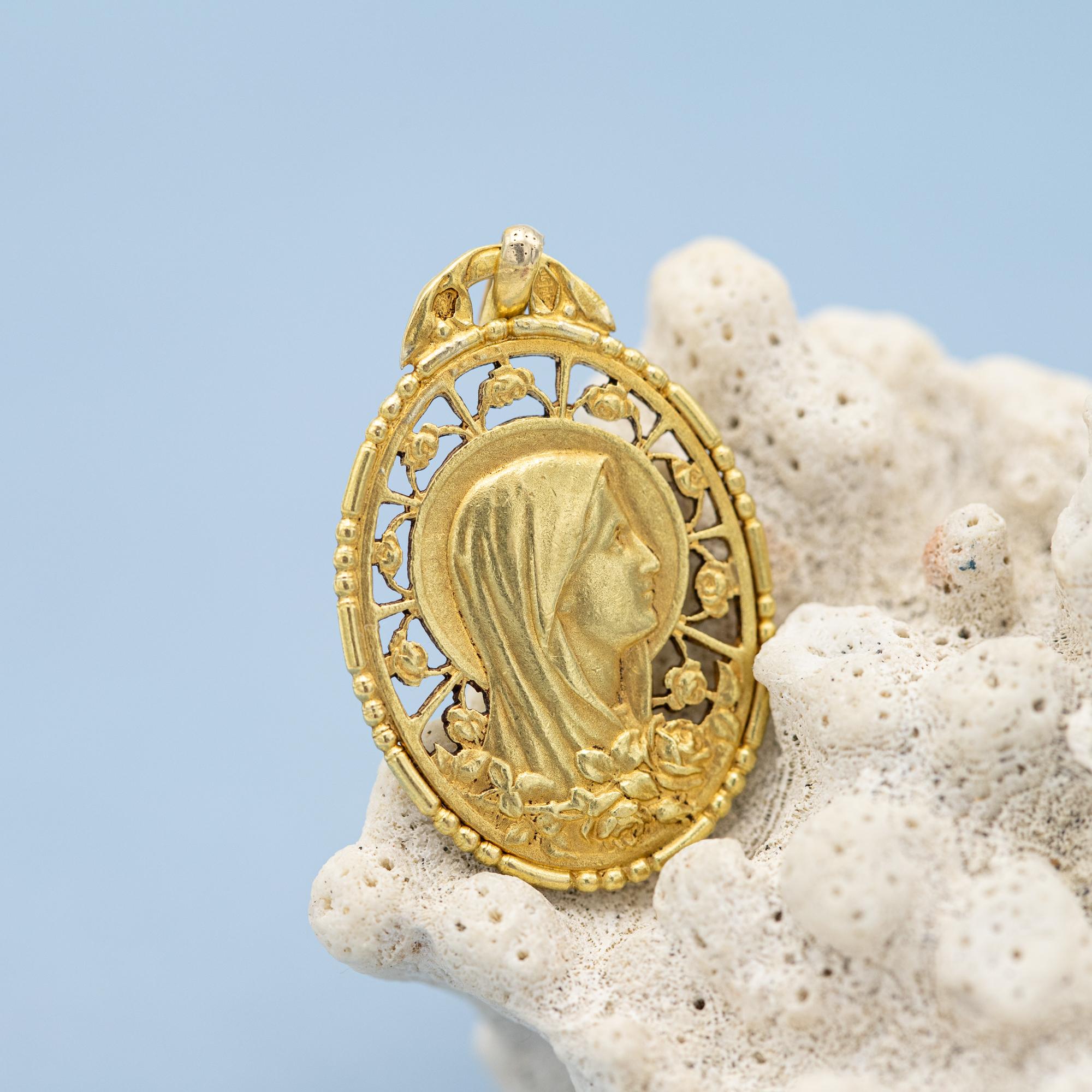18K French solid yellow gold Virgin Mary - Antique Catholic pendant - religious 3