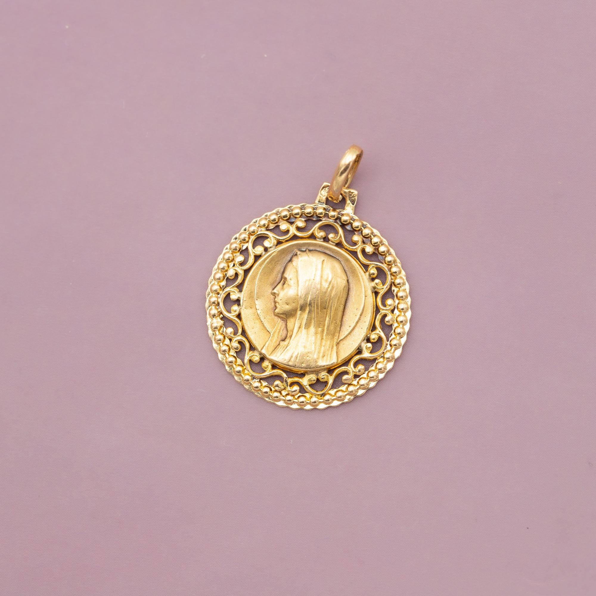 Retro 18k French solid yellow gold Virgin Mary charm - Floral Estate pendant - Vintage For Sale