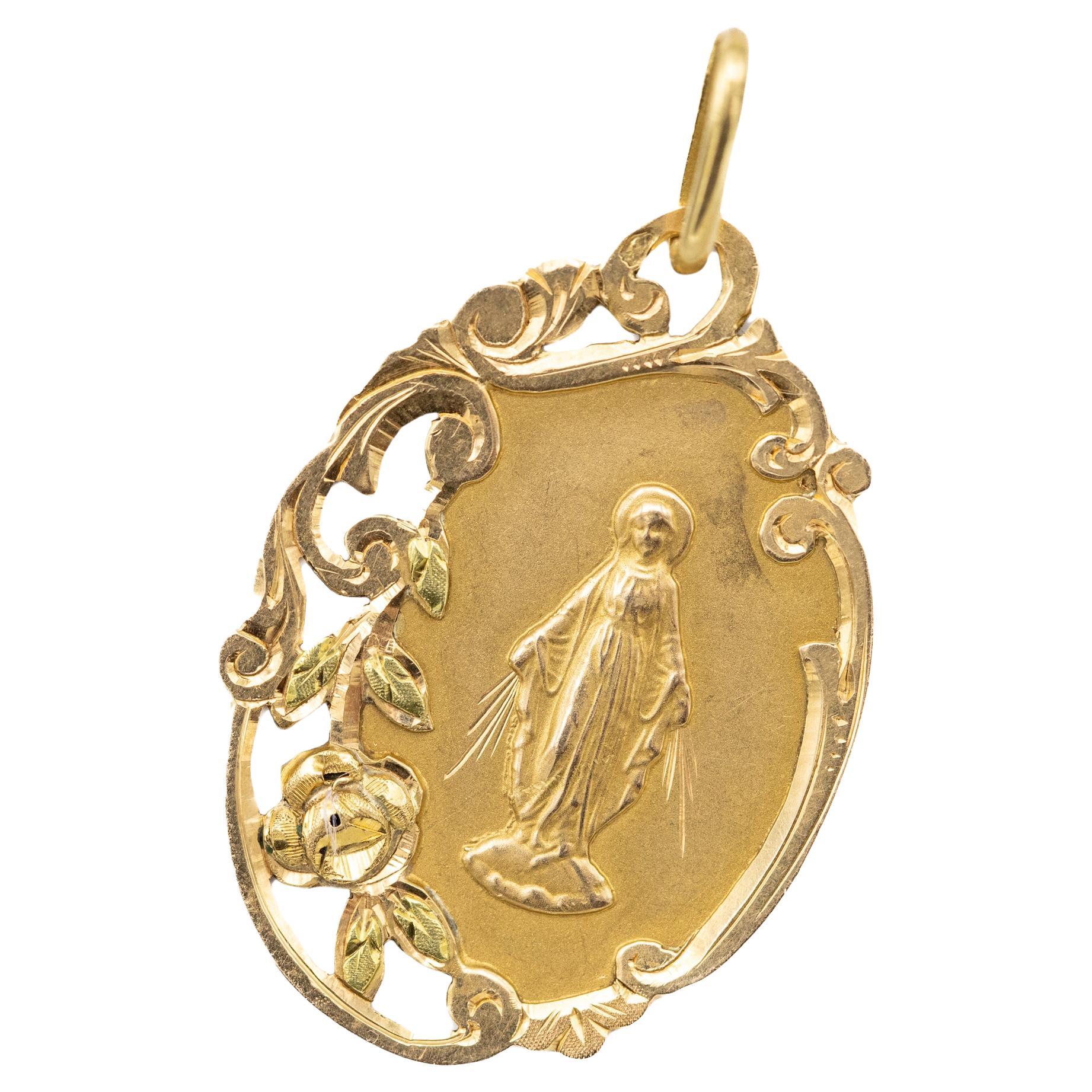 18k early 20th century Virgin Mary - rare Floral French Antique engraved pendant For Sale