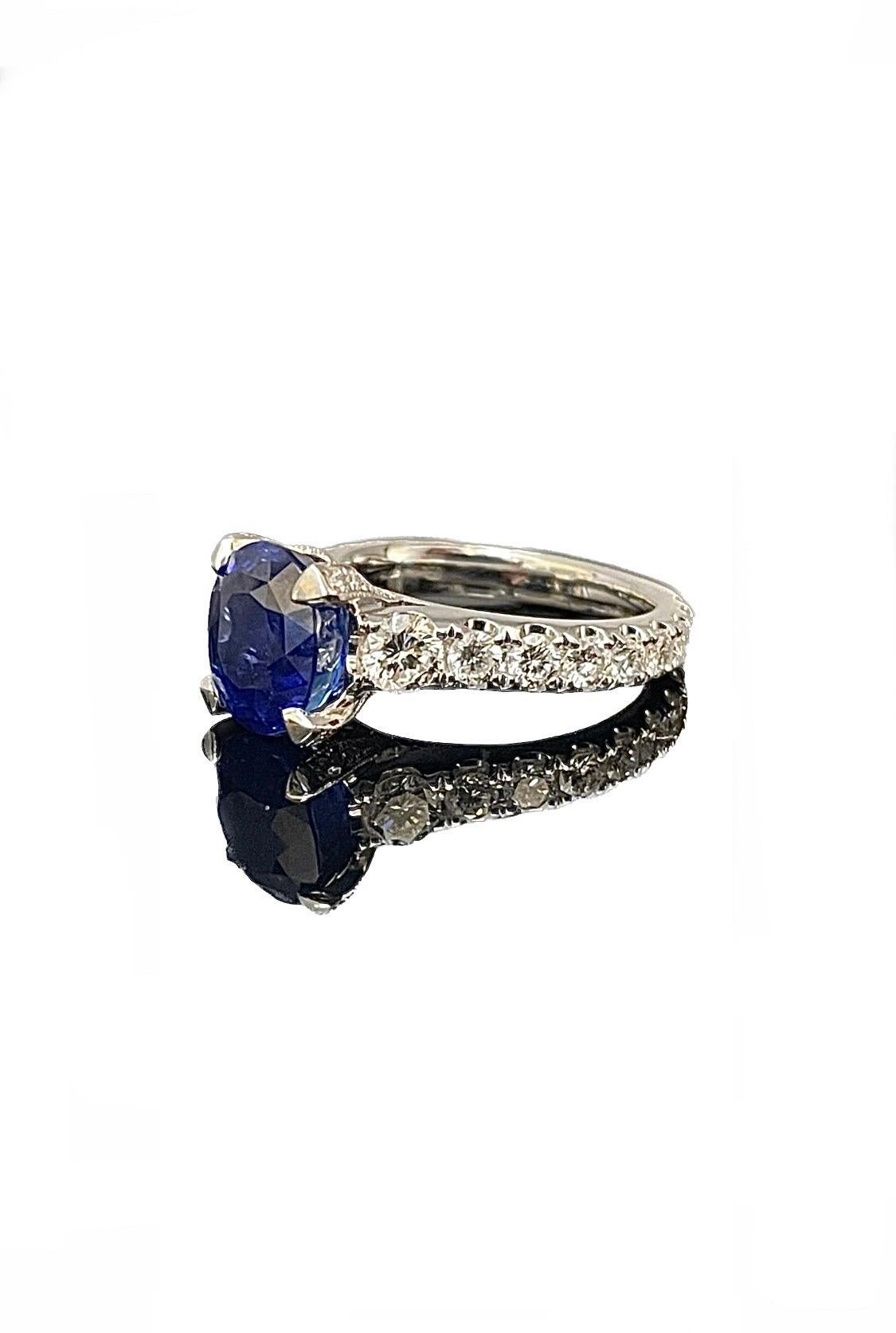 Oval Cut 18K GIA Certified No Hear Sri Lanka Sapphire and Diamond Ring  For Sale