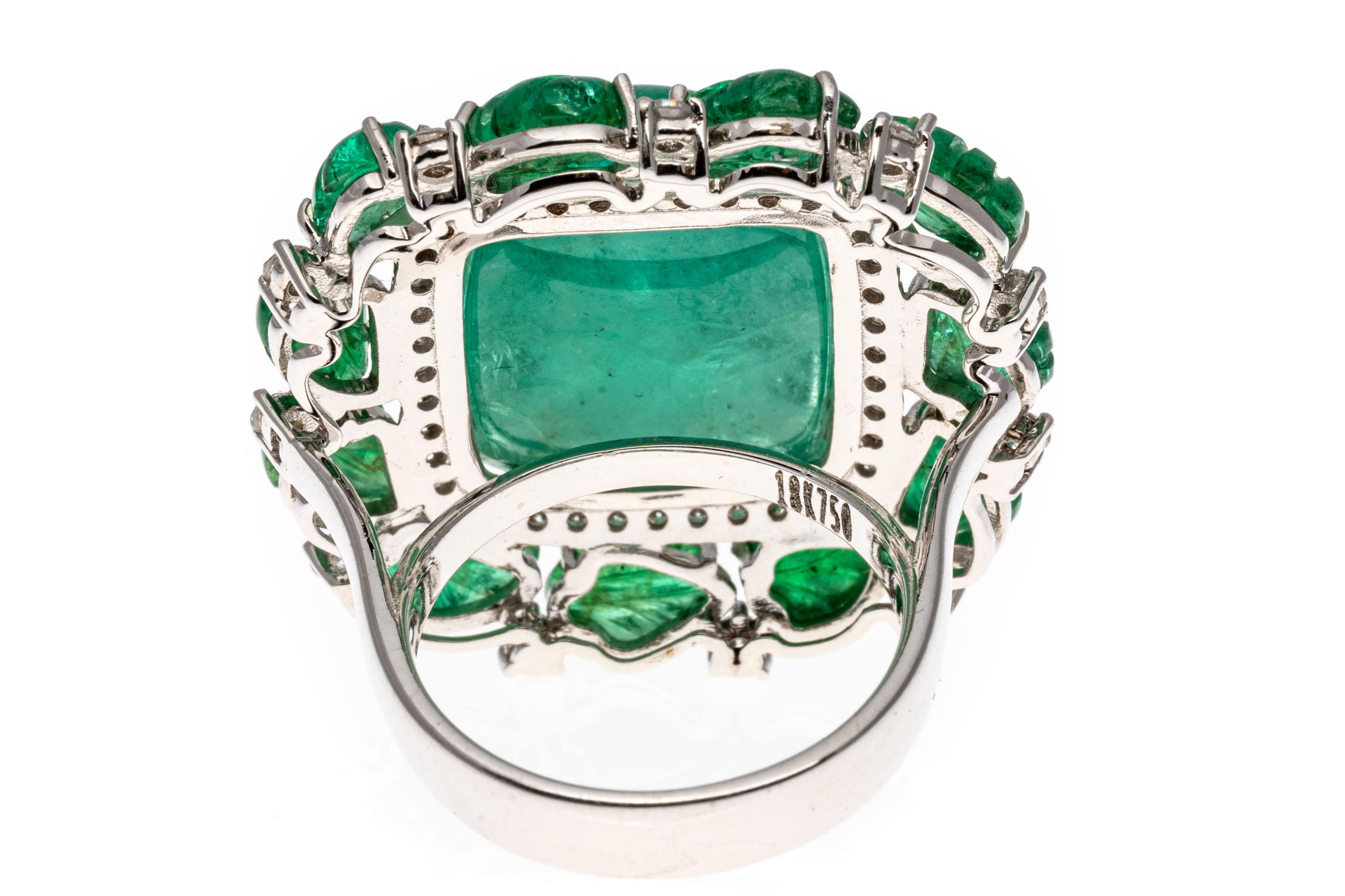 18k Glamorous Zuckerhut und geschnitzt Smaragd und Diamant-Ring (Kegel-Cabochon) im Angebot