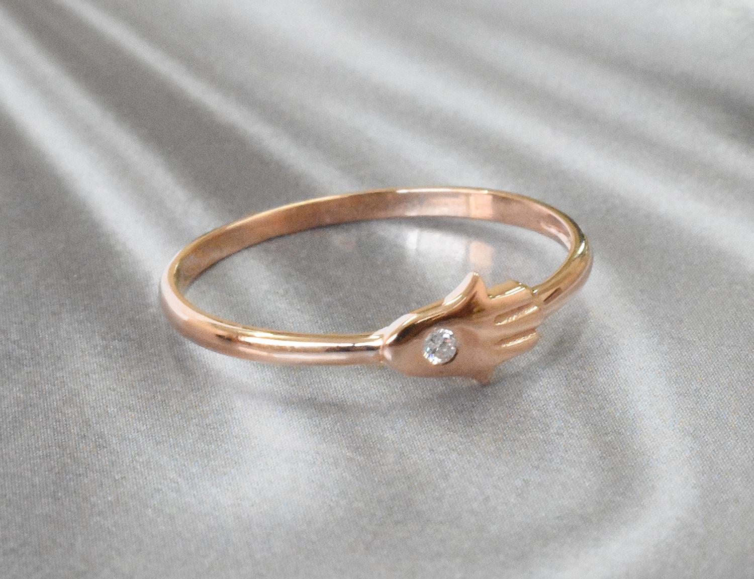 For Sale:  18k Gold 0.02 Carat Diamond Hamsa hand Ring  6