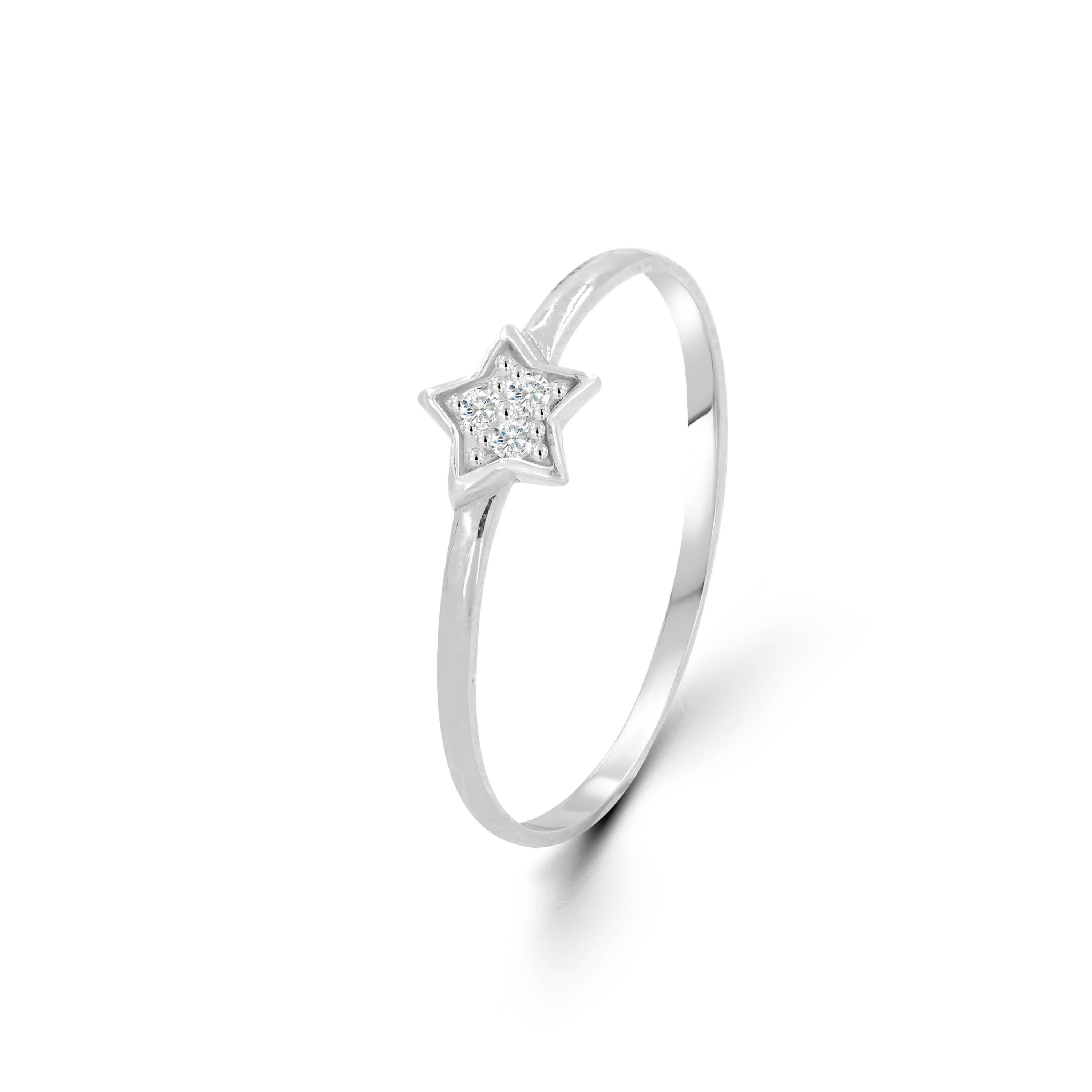 For Sale:  18k Gold 0.03 Carat Diamond Star Shaped Engagement Ring 4