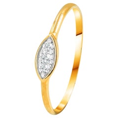 Anello impilabile minimalista in oro 18K con diamante marquise da 0,05 carati