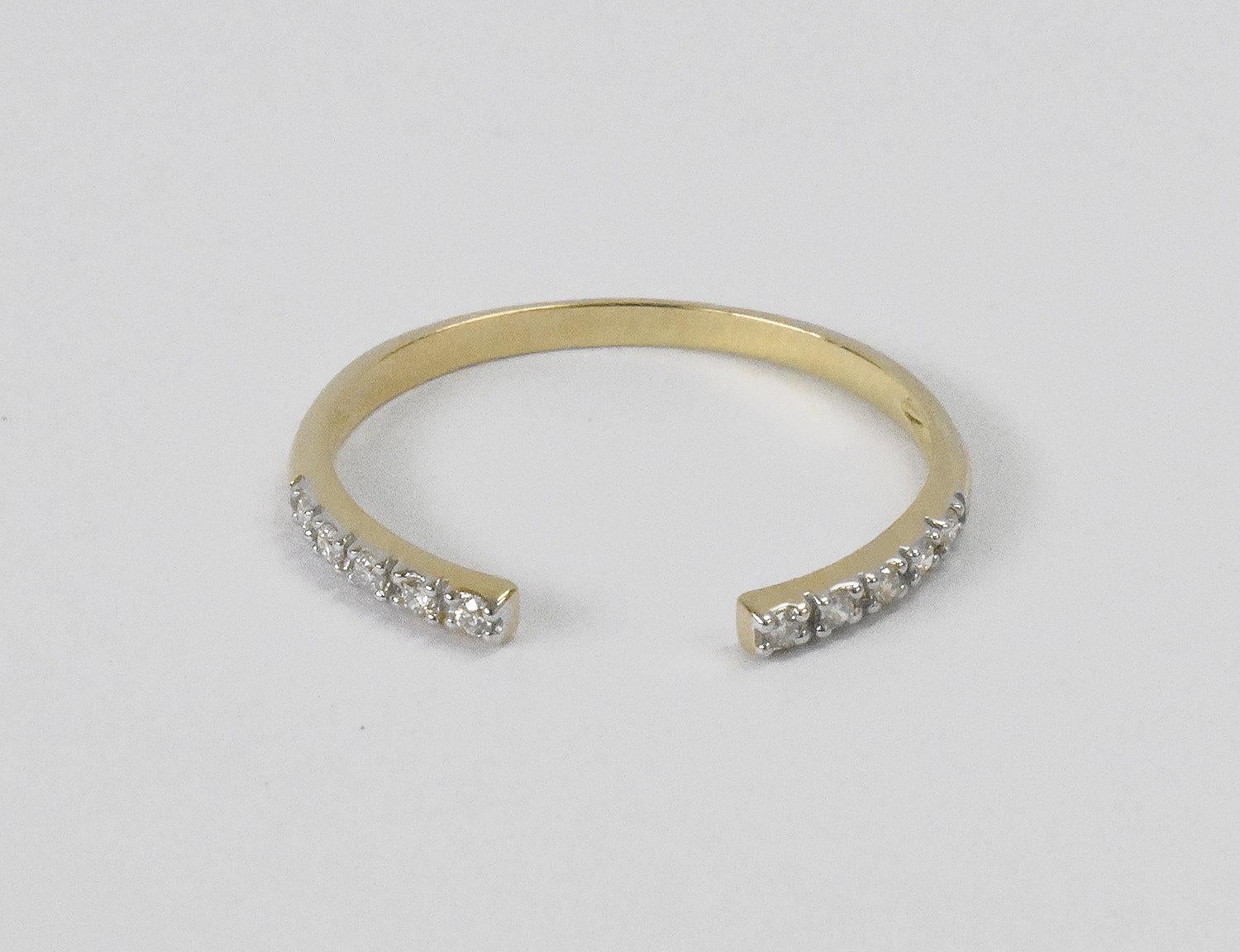 For Sale:  18k Gold 0.07 Carat Diamond Open Stacking Ring Ring 3