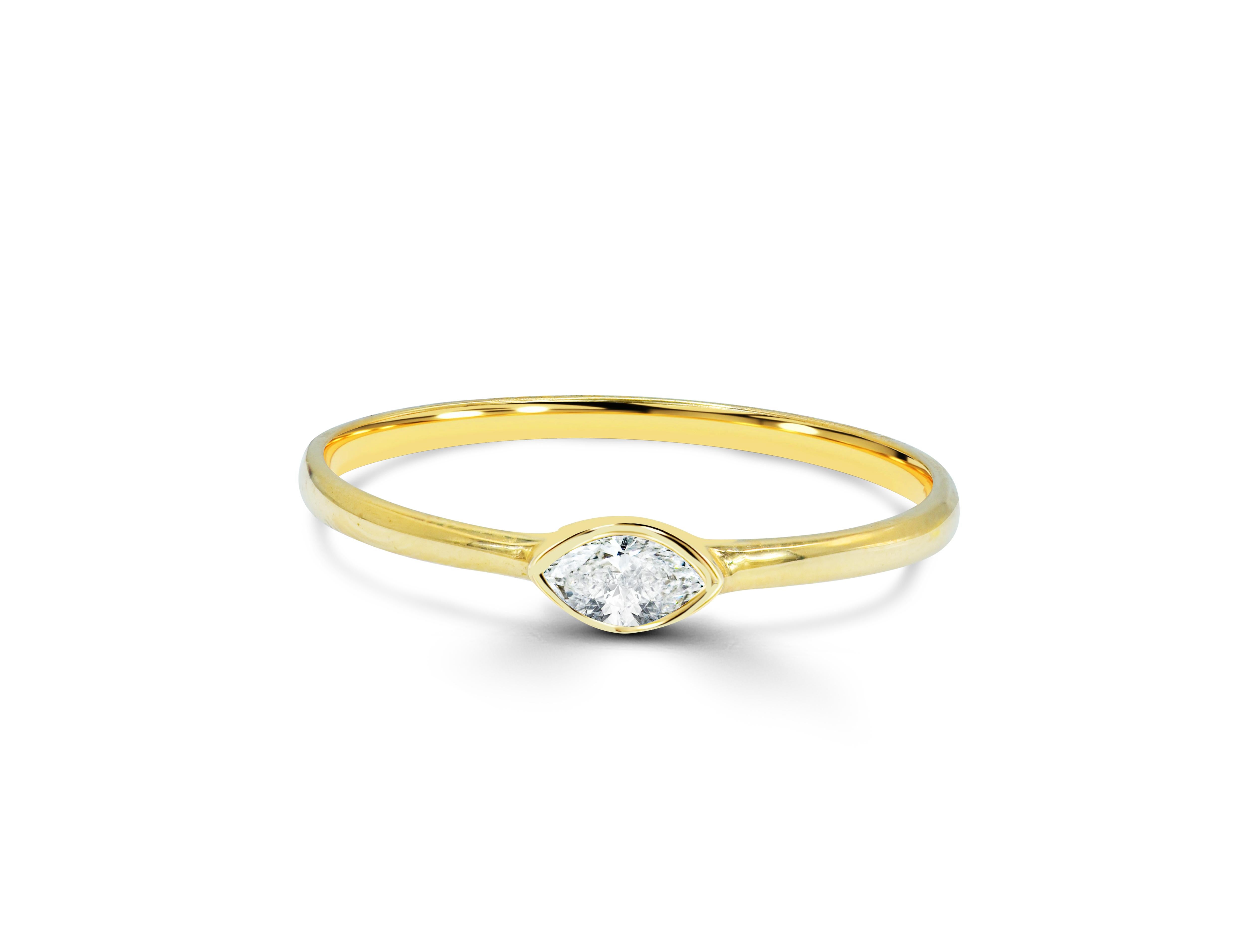 For Sale:  18k Gold 0.15 Carat Solitaire Marquise Diamond Minimalist Ring 3