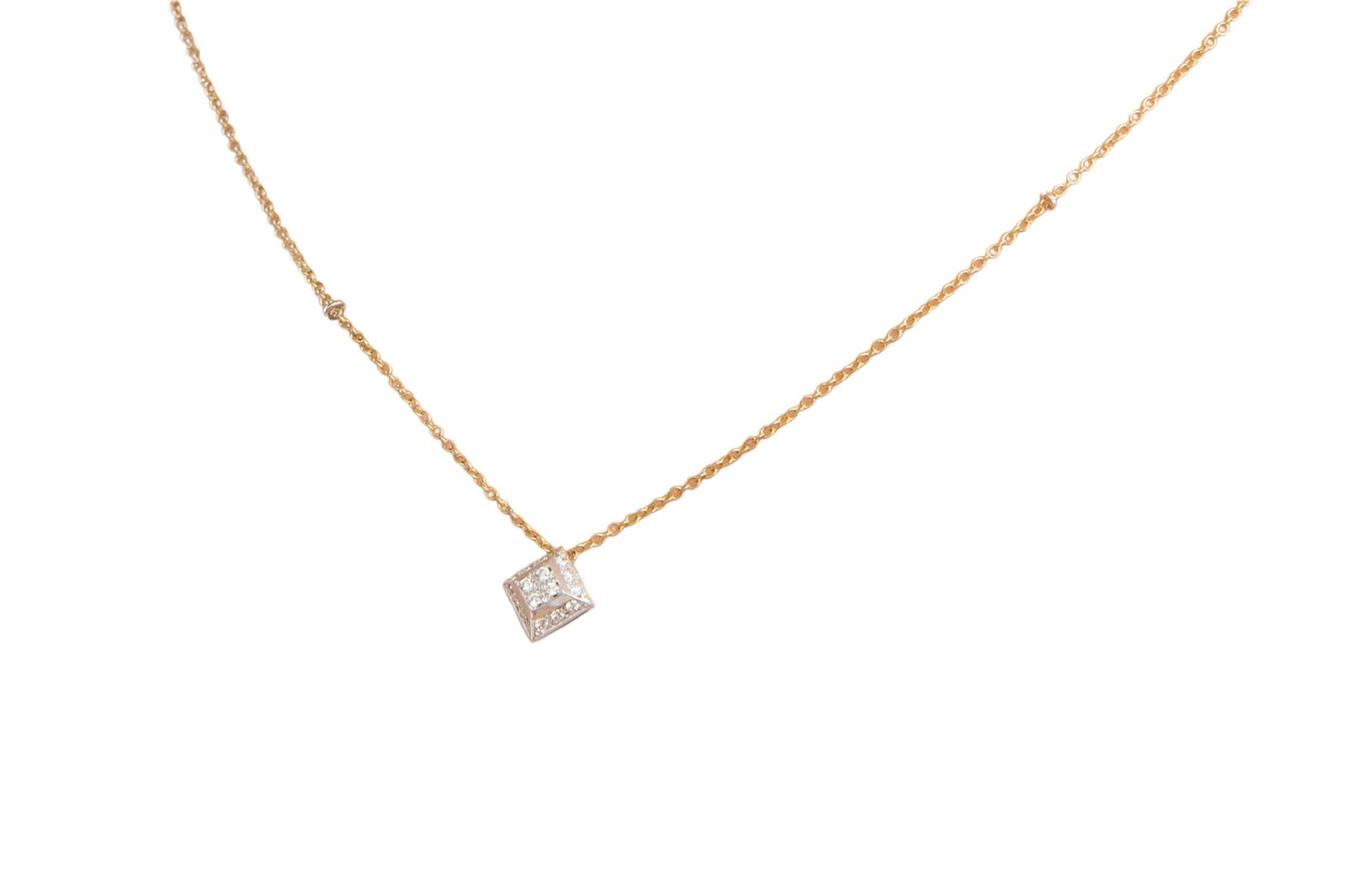18k Gold 0.20 Carats White Diamonds Modern Unisex Mesh Chain Pendant Necklace For Sale 2