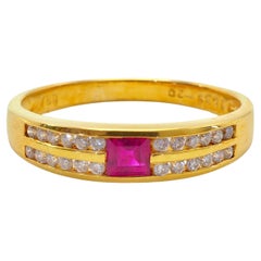 Anillo de oro de 18 quilates con rubí cuadrado de 0,29 quilates y diamante contemporáneo de 0,20 quilates