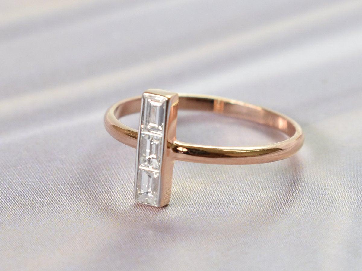 For Sale:  18k gold 0.30 Carat baguette diamond vertical bar ring 3