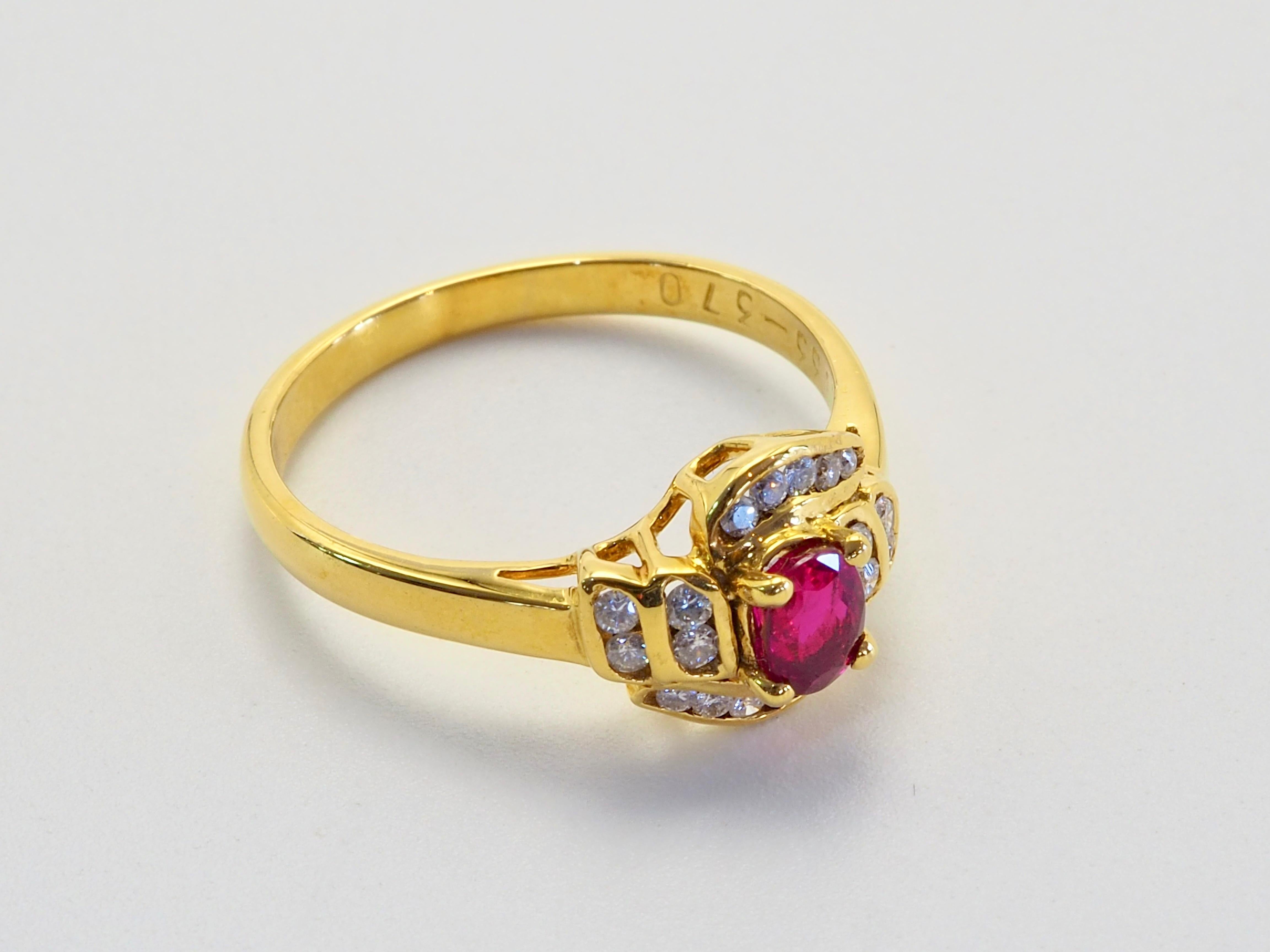 Women's 18K Gold 0.30ct Oval Vivid Red Ruby & 0.28ct Diamond Vintage Fine Ring For Sale