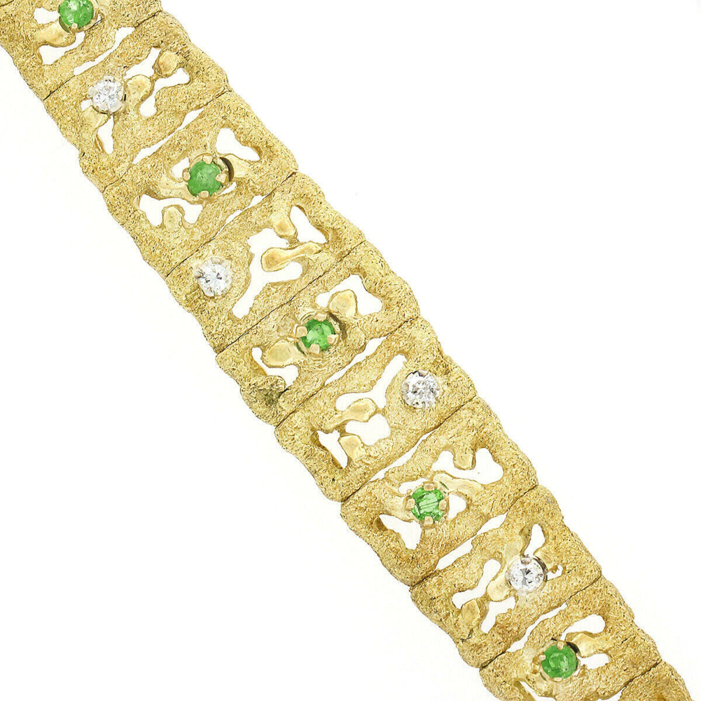 Round Cut 18k Gold 0.46ct Diamond Emerald Open Textured Graduated Strap Statement Bracelet For Sale