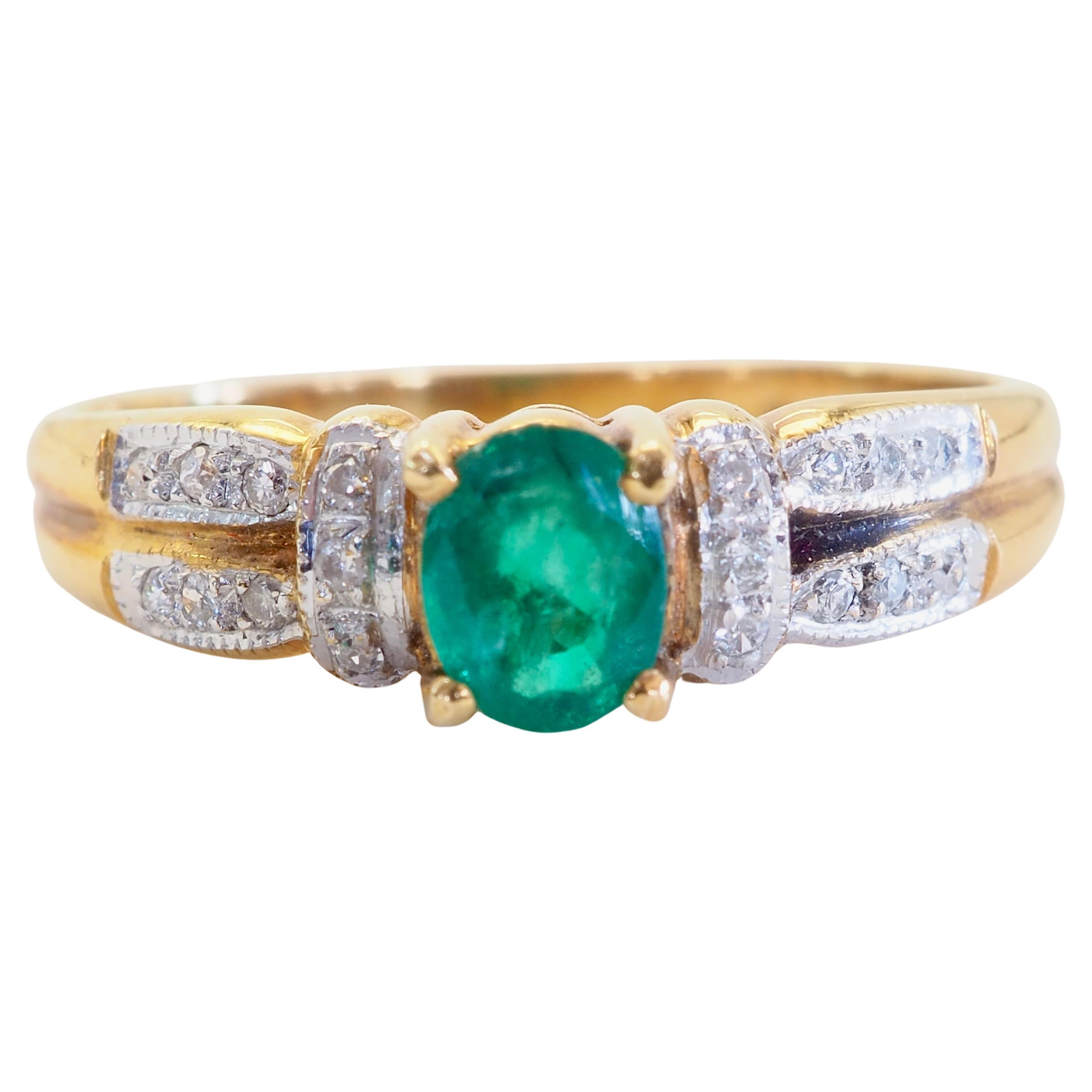 18K Gold 0.47ct Oval Emerald & 0.07ct Diamond Vintage Split- Shank Band Ring