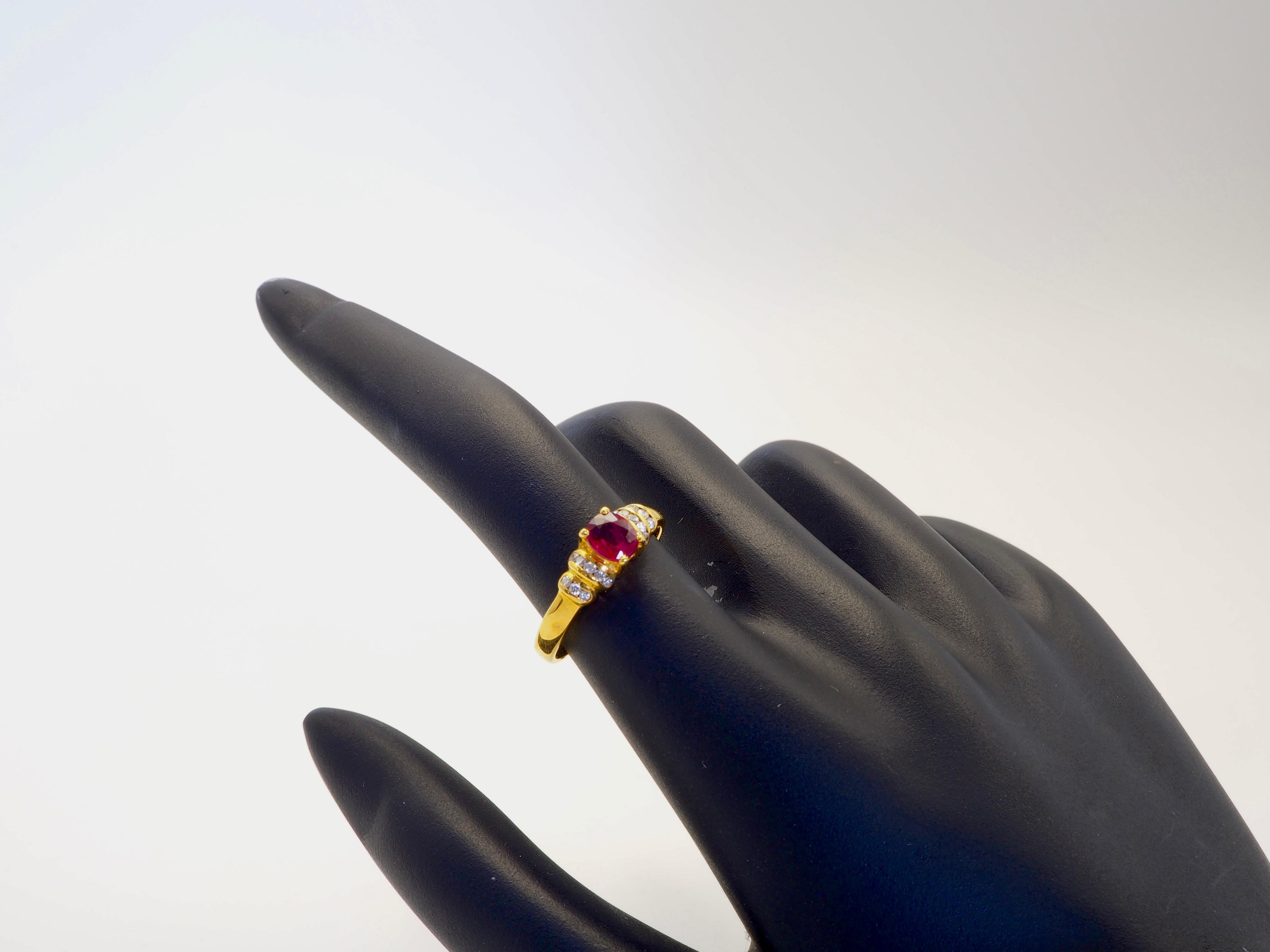 De las mujeres Anillo fino de oro de 18 quilates con rubí tailandés ovalado de 0,50 ct y diamante de 0,12 ct en venta