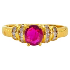 18 Karat Gold 0,50 Karat ovaler thailändischer Rubin & 0,12 Karat Diamant Feiner Ring