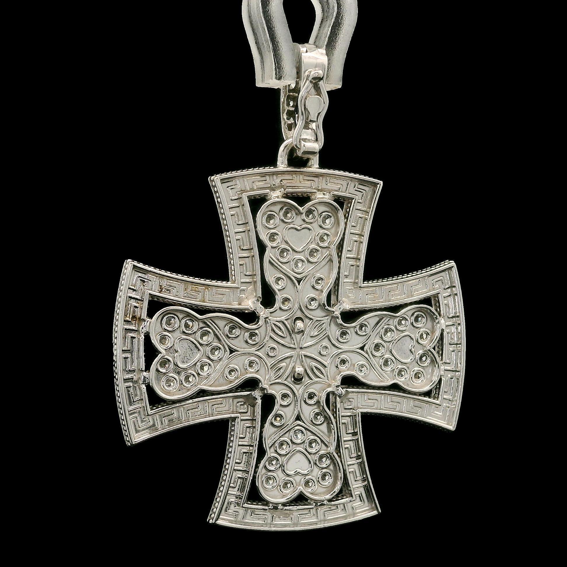 --Pietre: --
(64) Diamanti naturali autentici - taglio rotondo brillante - incastonati - purezza VS2-SI2 - colore G-I
Peso totale in carati: 0,50 (circa)

Materiale: Oro bianco massiccio 18k
Peso: 8,26 grammi
Tipo di catena: Non inclusa
Larghezza